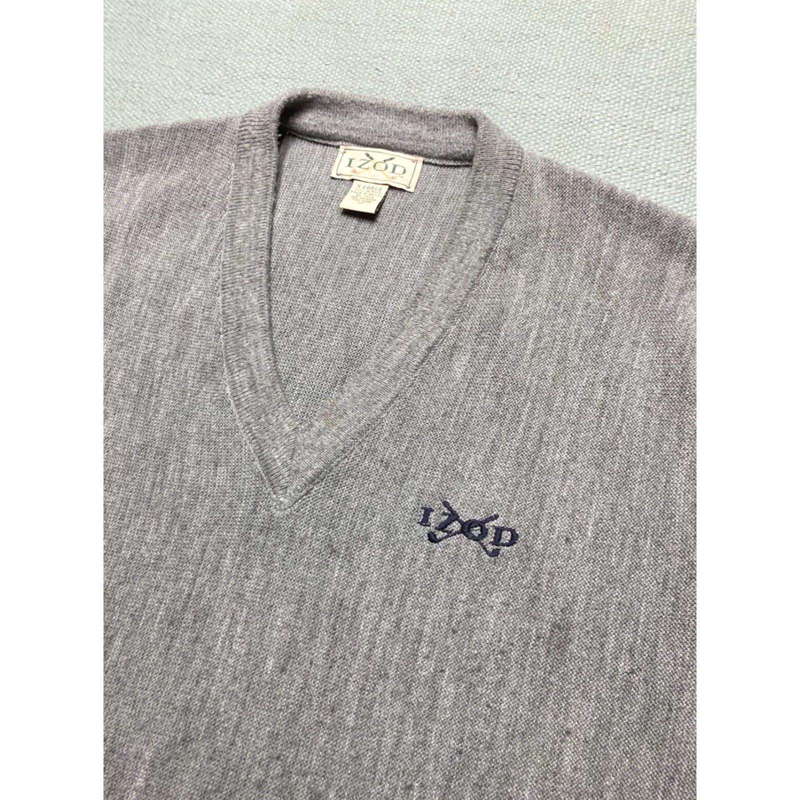 Izod VINTAGE IZOD Sweater Shirt XL Men Gray V-Neck Logo Preppy Golf Pullover Acrylic Size US XL / EU 56 / 4 - 2 Thumbnail