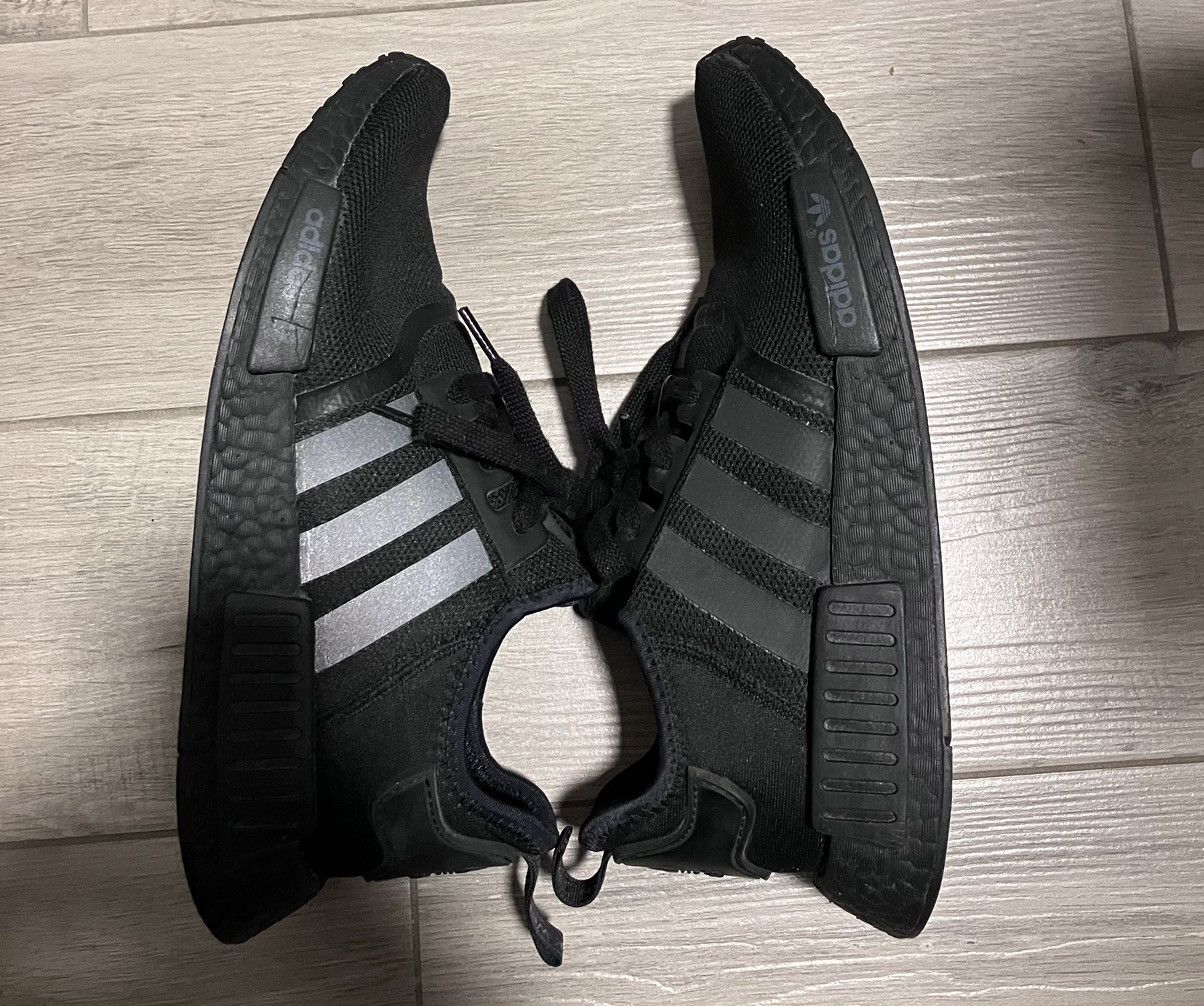 Adidas Adidas NMD R1 Triple Black Size US 9.5 / EU 42-43 - 1 Thumbnail