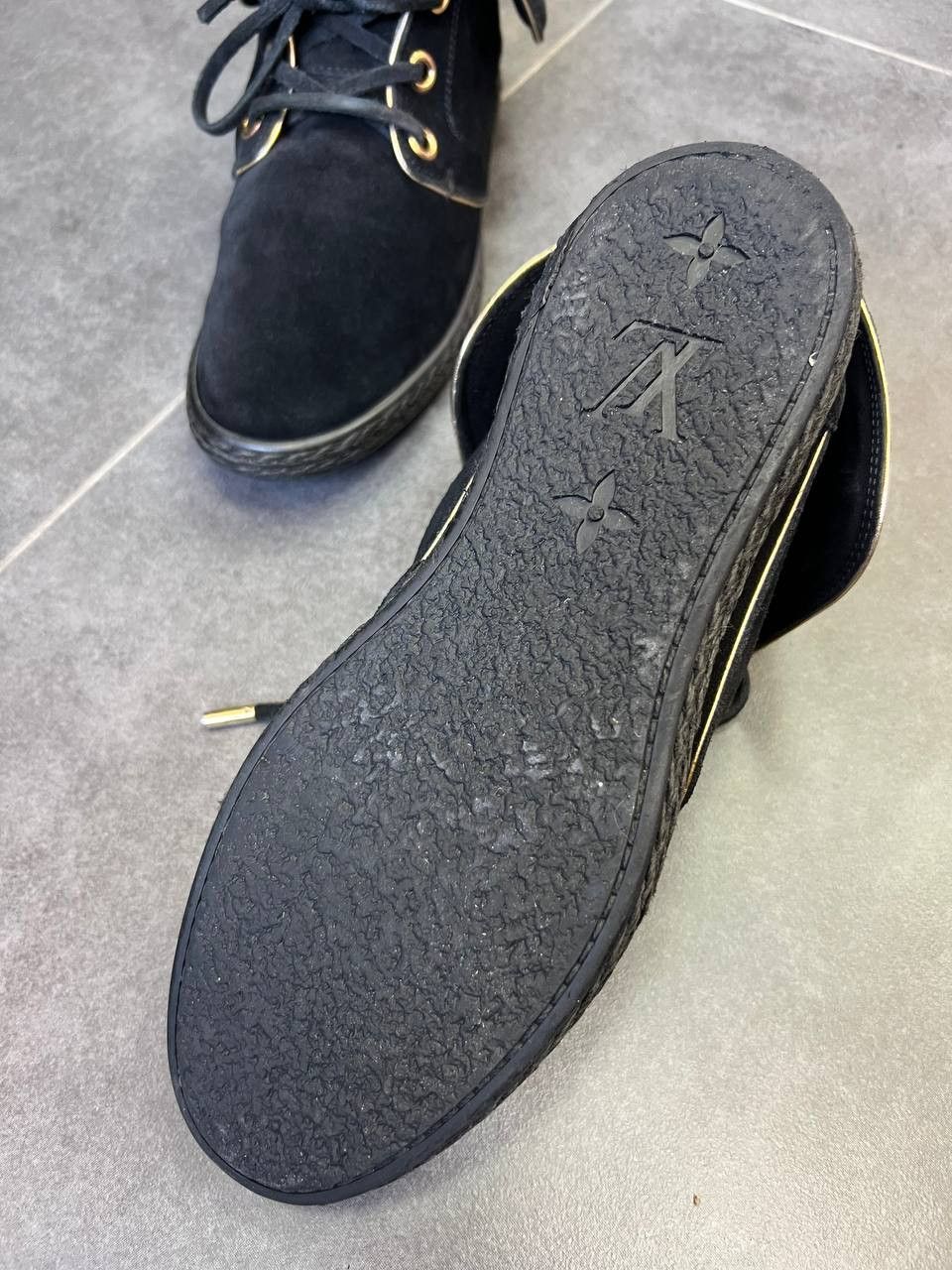Louis Vuitton Louis Vuitton suede monogram sneakers Size US 7.5 / IT 37.5 - 8 Thumbnail