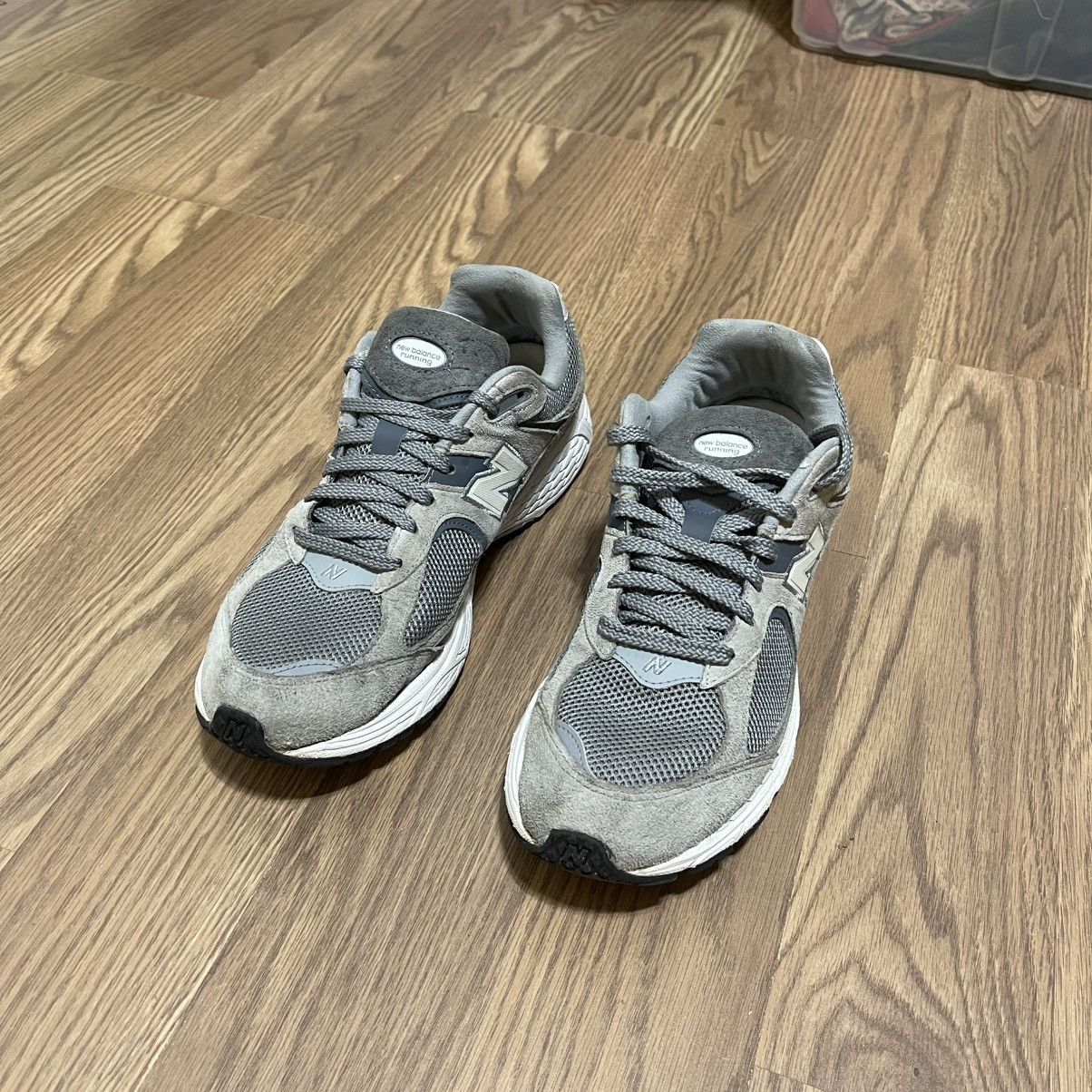 New Balance New Balance Men's Grey 2002r Size 10.5 Size US 10.5 / EU 43-44 - 2 Thumbnail