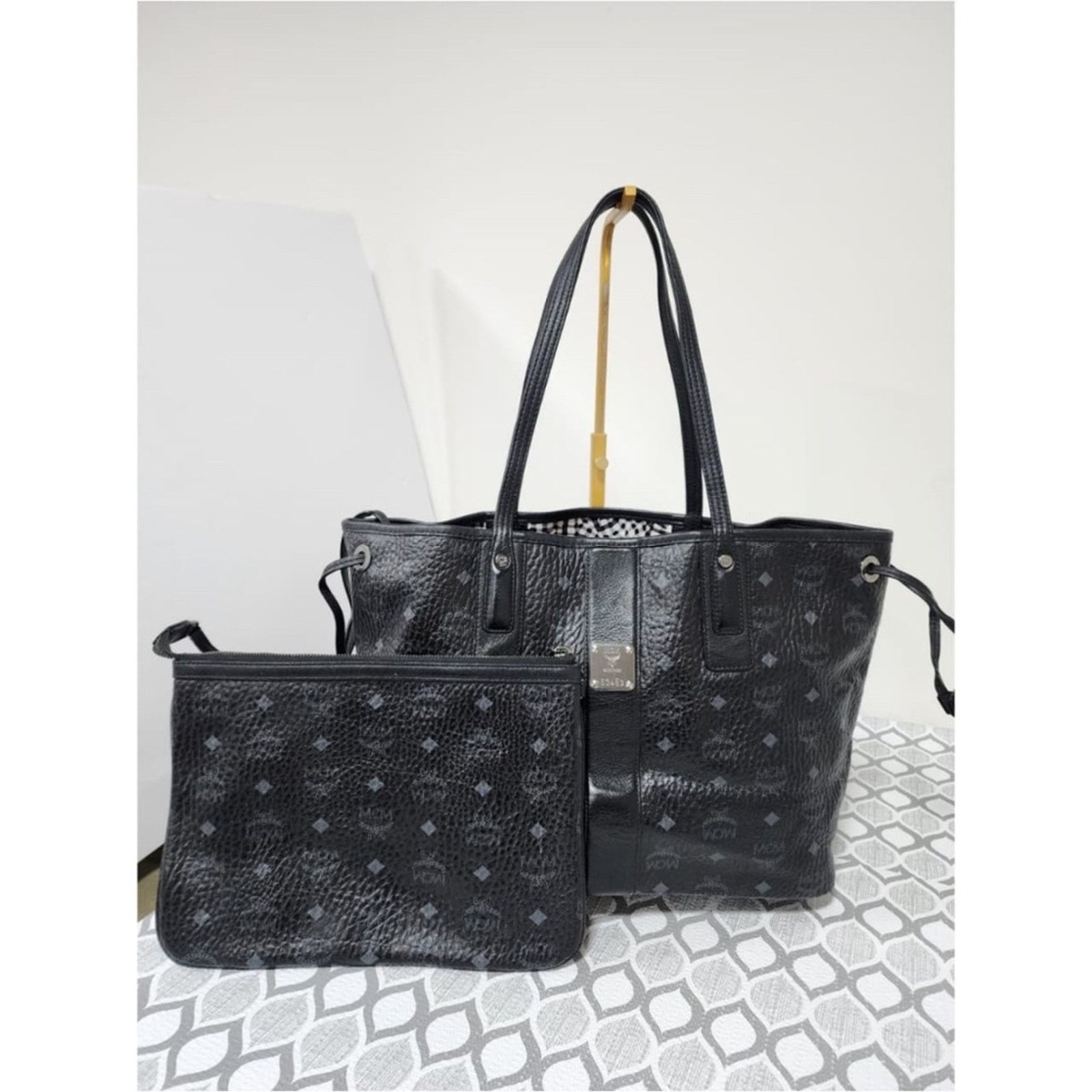 MCM MCM Visetos Medium Liz Reversible Shopper Tote/Pochete Black Size ONE SIZE - 1 Thumbnail