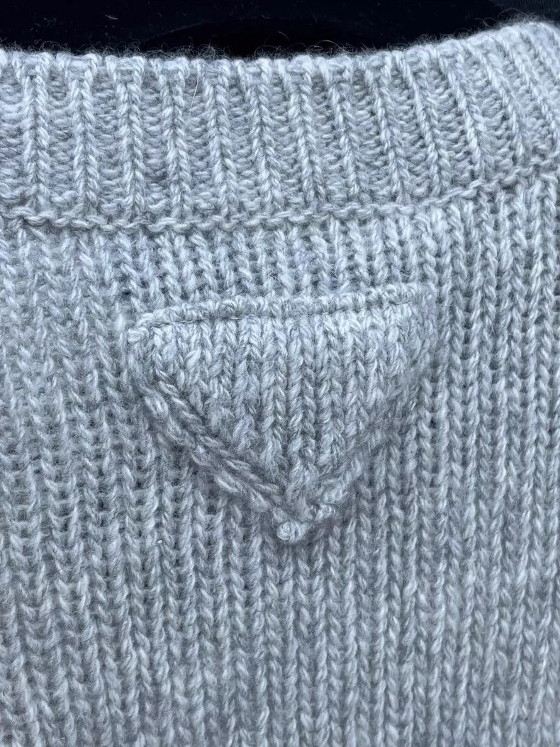 Prada Prada Light gray knitted wool short cardigan jacket 2505-Ne Size XS / US 0-2 / IT 36-38 - 6 Thumbnail