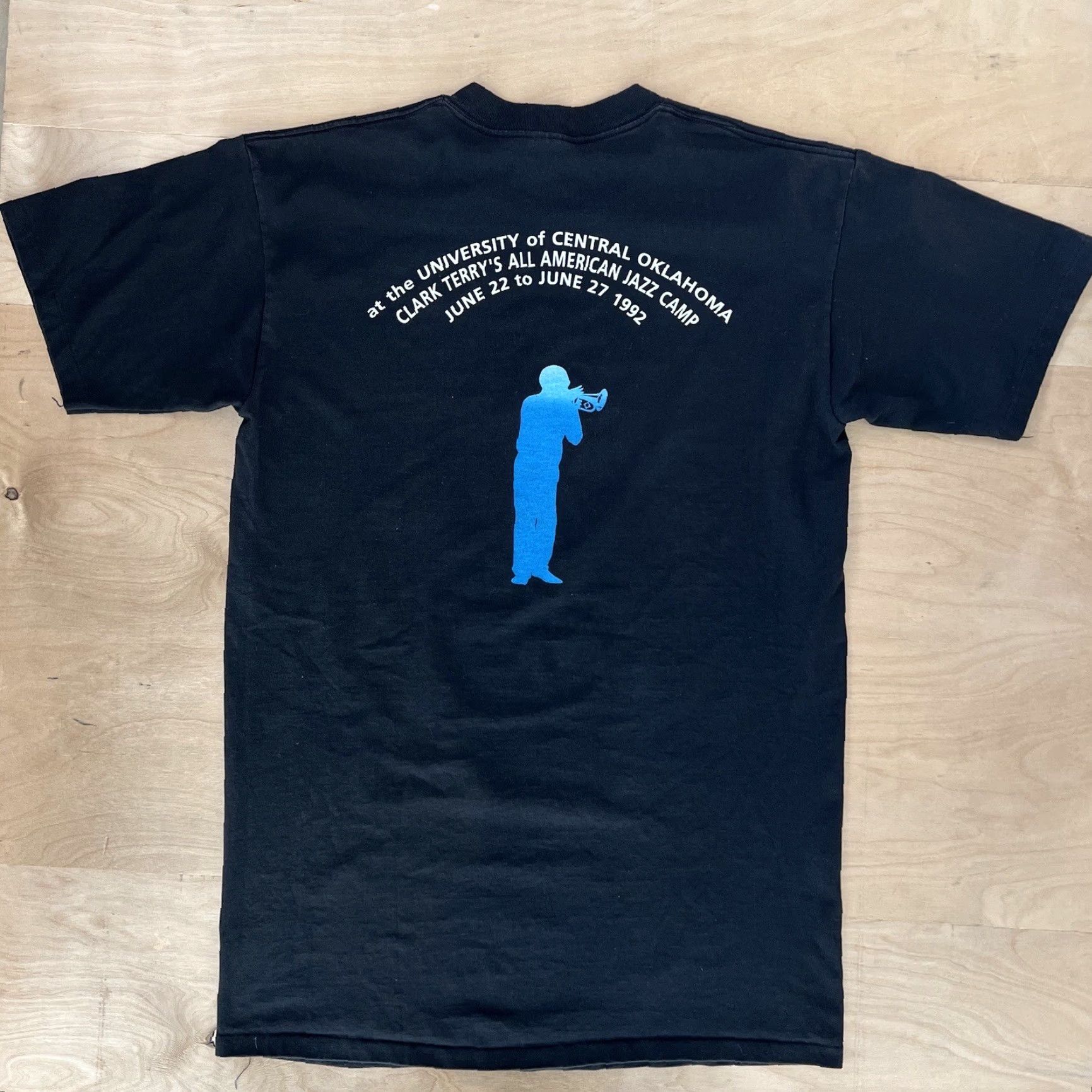 Vintage VINTAGE Clark Terry Shirt 2XL Black 90s Jazz Music Art Trumpet Duke Oklahoma Shirt Mens 2XL Black 90s Jazz Music Artprint T-Shirt Size US XXL / EU 58 / 5 - 6 Thumbnail