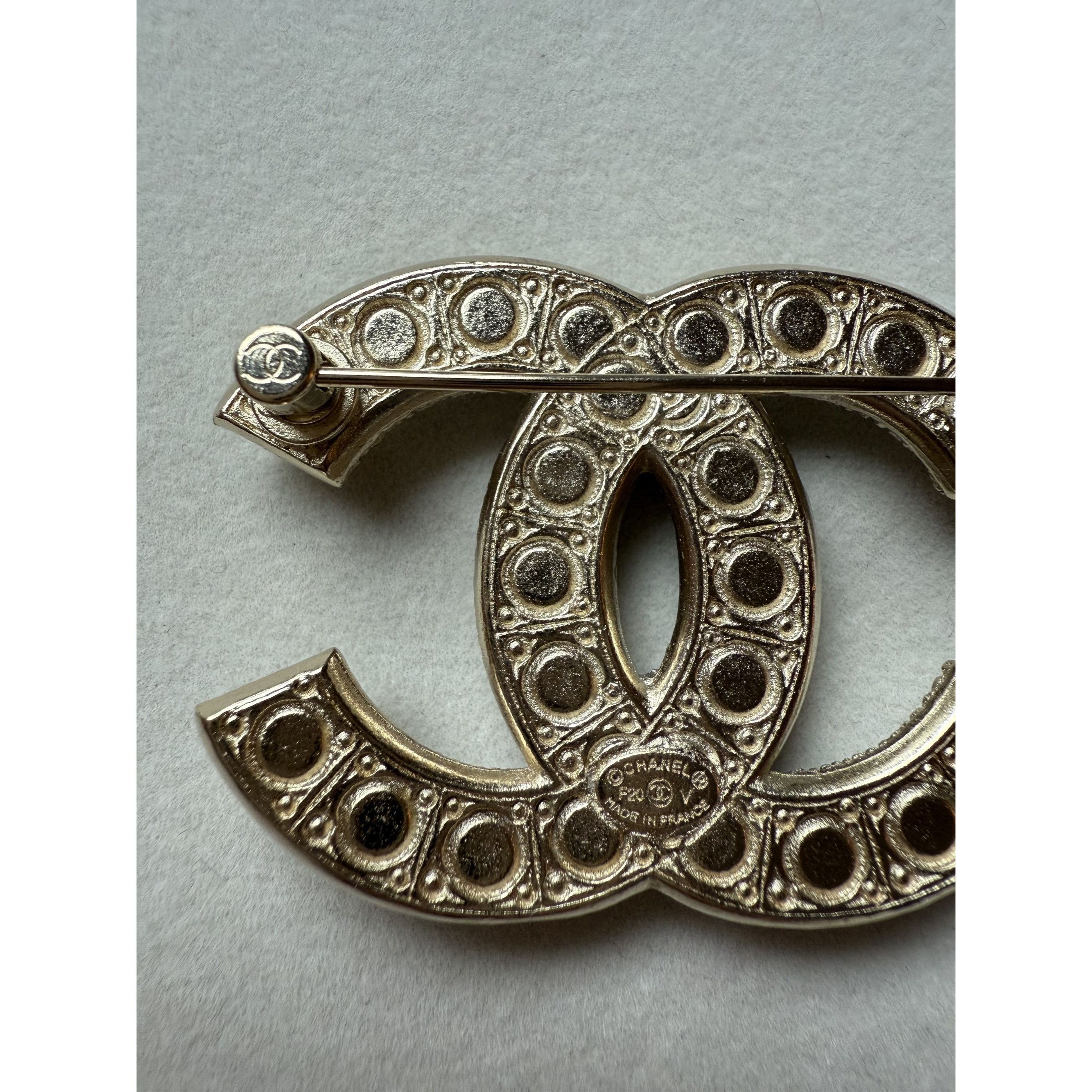 Chanel Chanel Gold-Tone CC Logo Brooch With Faux Pearls & Crystals Size ONE SIZE - 8 Thumbnail