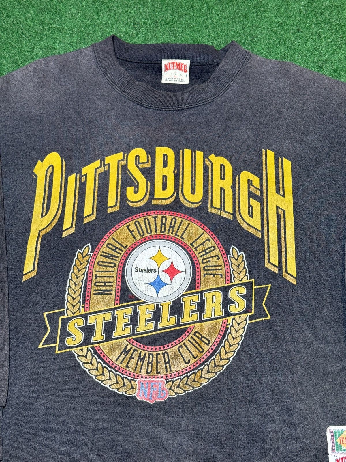 NFL × Nutmeg × Vintage Vtg 90s Pittsburgh Steelers FADED Retro Crewneck Sweatshirt Size US M / EU 48-50 / 2 - 2 Thumbnail