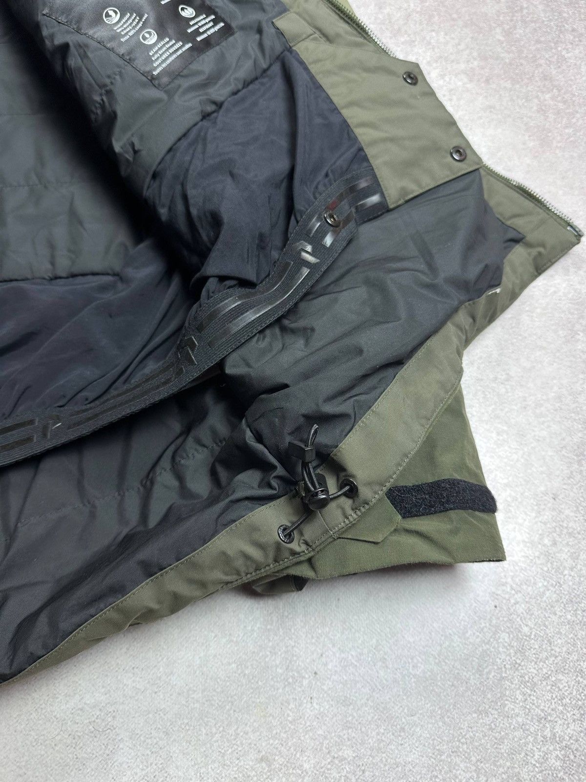 Peak Performance Peak Performance Recco Mens Ski Jacket Hipe Core+ XL Size US XL / EU 56 / 4 - 13 Thumbnail