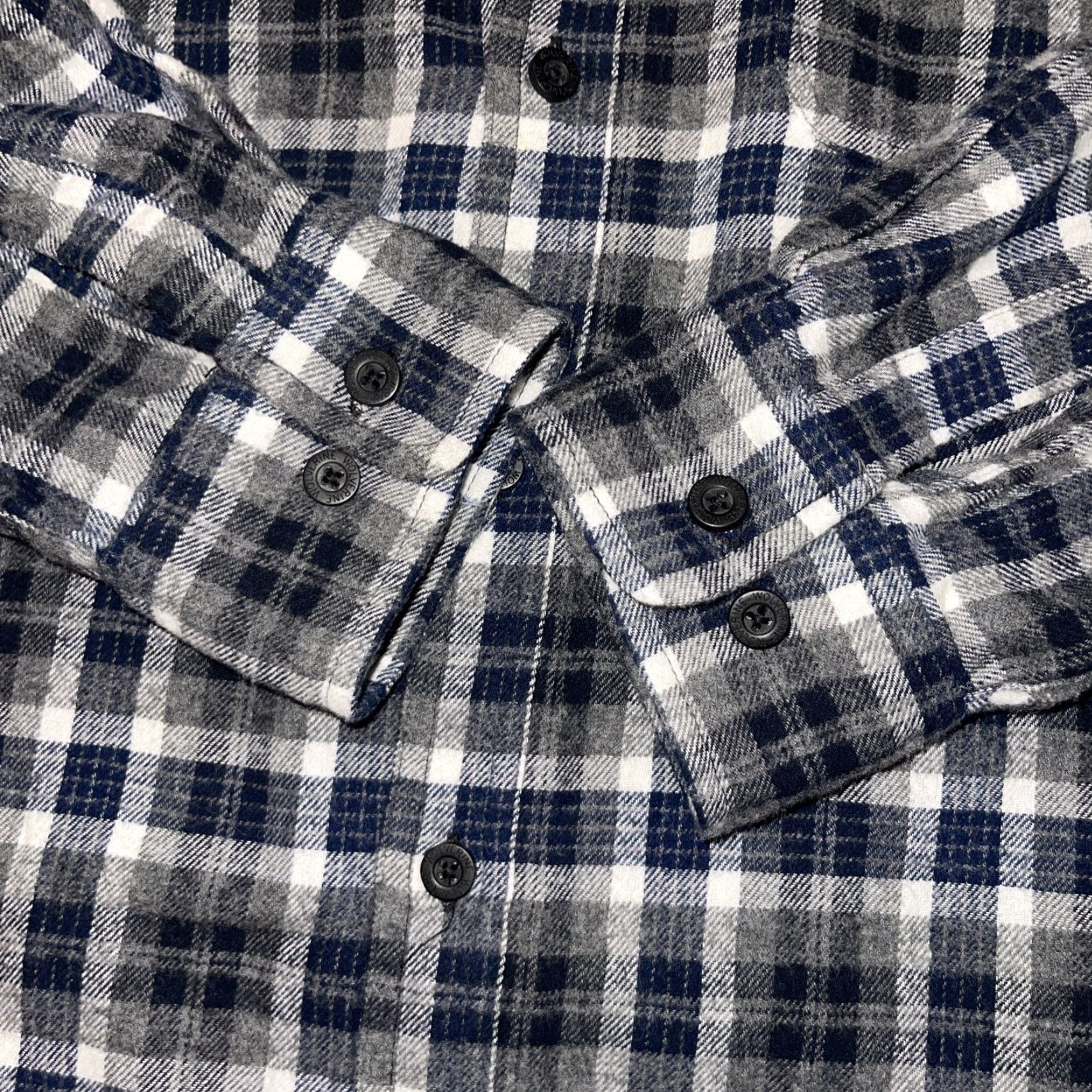 Vintage VINTAGE Wolverine Mens Large Gray Blue Plaid Cotton Soft Flannel USA Outdoors Work Shirt Size US L / EU 52-54 / 3 - 7 Thumbnail