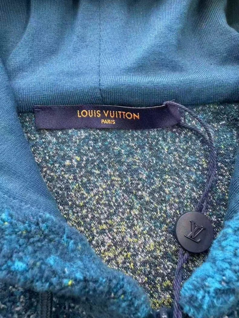 Louis Vuitton Louis Vuitton Blue gradient polar fleece jacket Size US XL / EU 56 / 4 - 4 Thumbnail