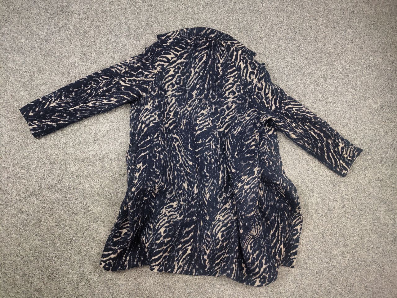 Max Mara Max Mara Weekend Virgin Wool Animal reversible Coat Jacket Size L / US 10 / IT 46 - 13 Thumbnail