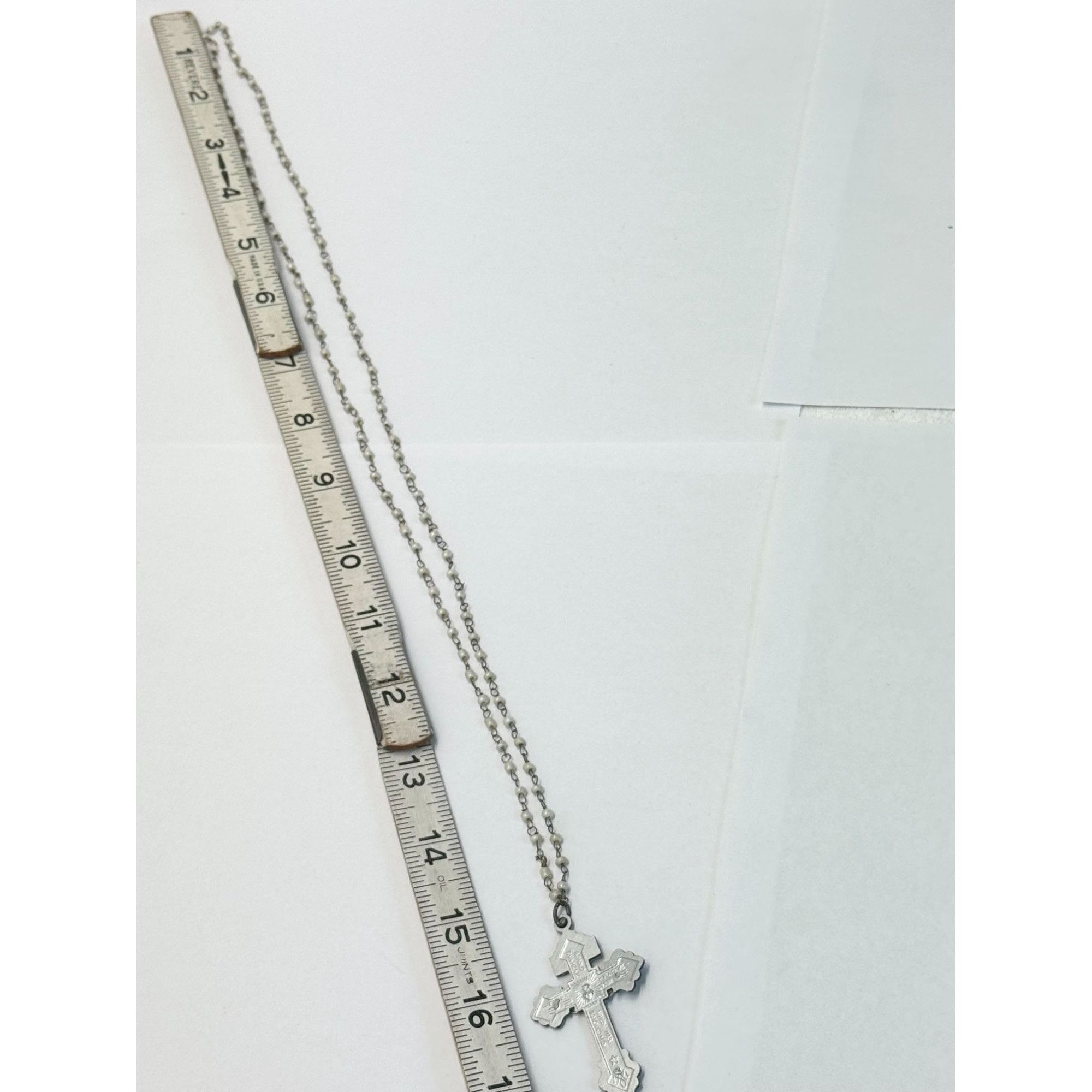 Vintage Vintage white beaded cross crucifix necklace Size ONE SIZE - 6 Thumbnail