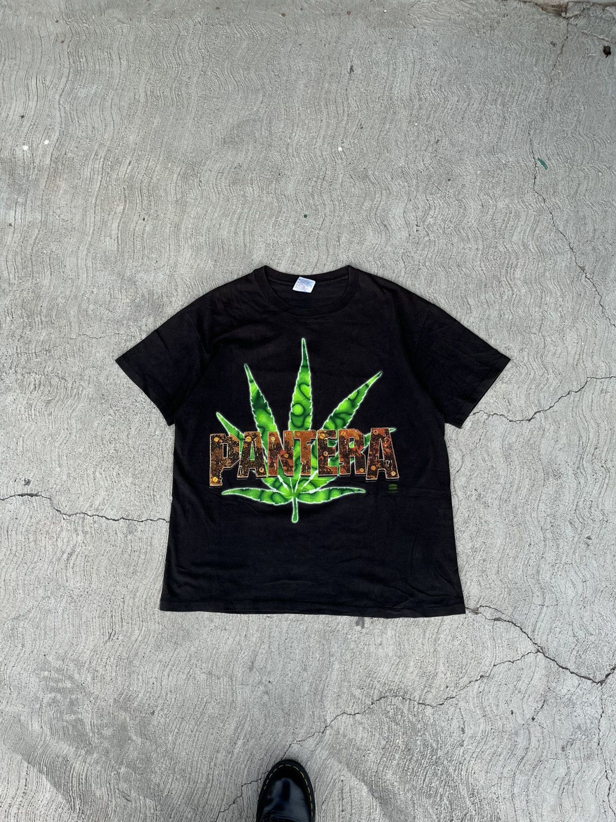 Band Tees Pantera Vintage 1994 Far Beyond Driven World Tour T Shirt Size US XL / EU 56 / 4 - 2 Thumbnail