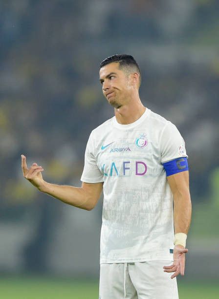 Nike Al Nassr away 2022/2023 cristiano ronaldo jersey football Size US L / EU 52-54 / 3 - 18 Thumbnail