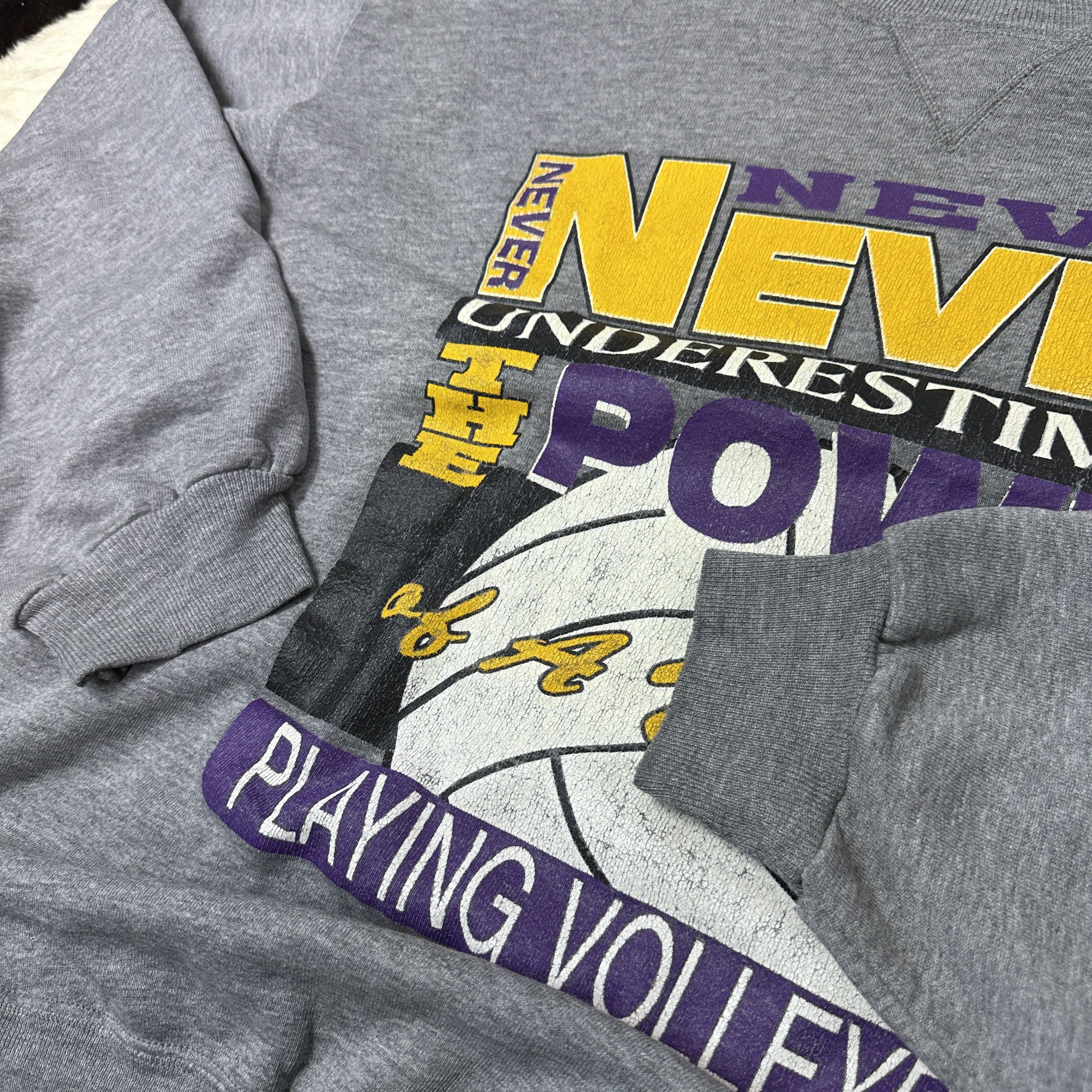 Vintage Vintage Streetwear Old School Volleyball Sweatshirt 90s Size US L / EU 52-54 / 3 - 3 Thumbnail
