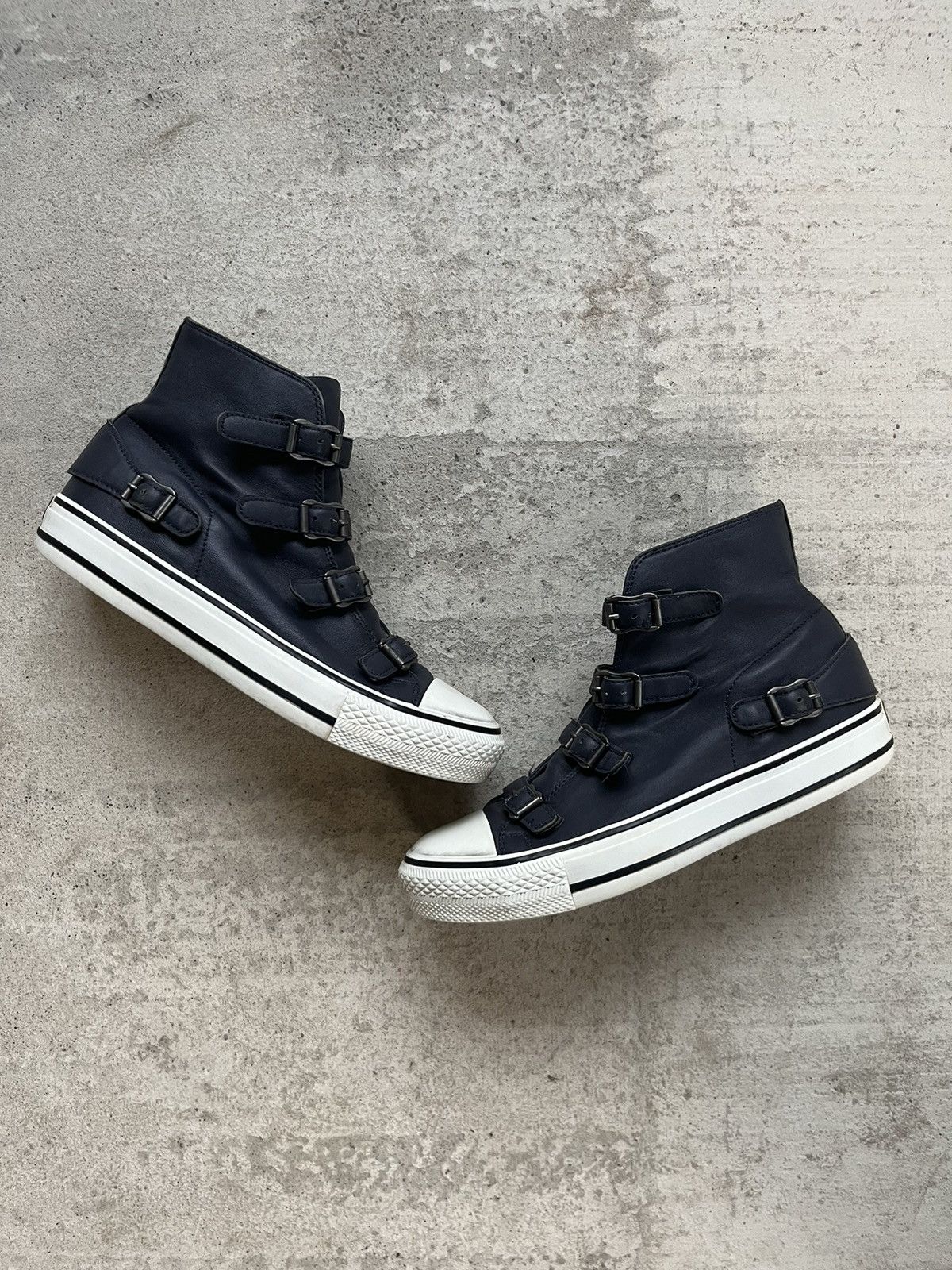 Ash hi top trainers deals