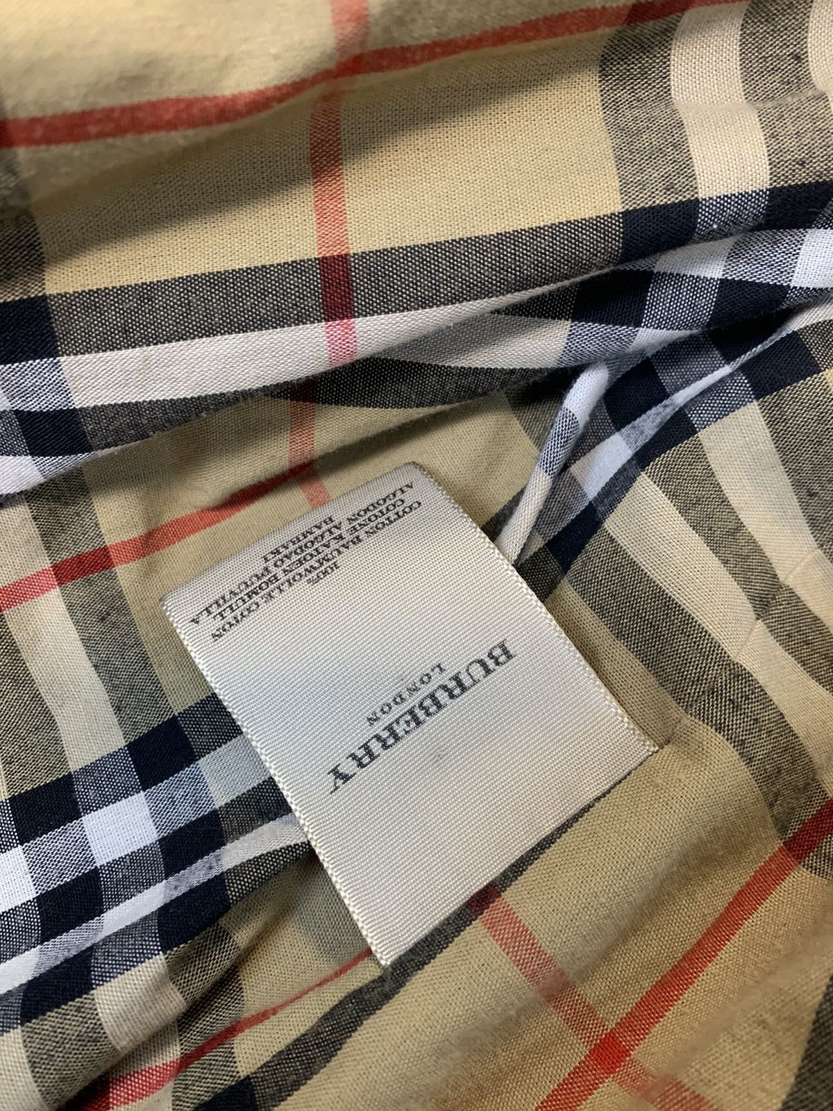 Burberry Burberry London Vintage Trench Coat Plaid Lining Size 50 Size US M / EU 48-50 / 2 - 8 Thumbnail