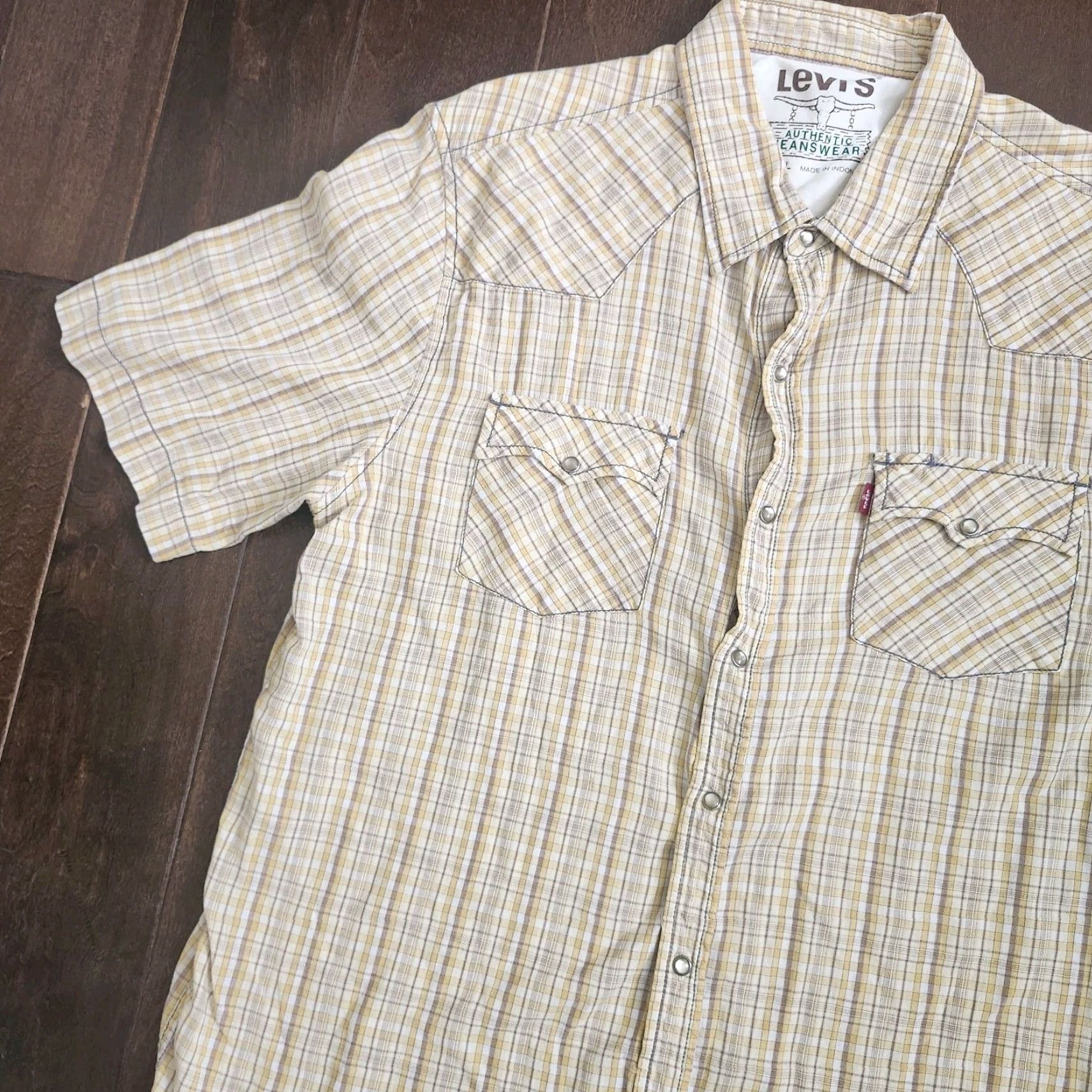 Levi's Levi's Shirt Plaid Short Sleeve Button-Up XL Multicolor Casual Workwear Short Sleeve Button-Up Shirt Men XL Plaid Pattern Pocket Size US XL / EU 56 / 4 - 4 Thumbnail