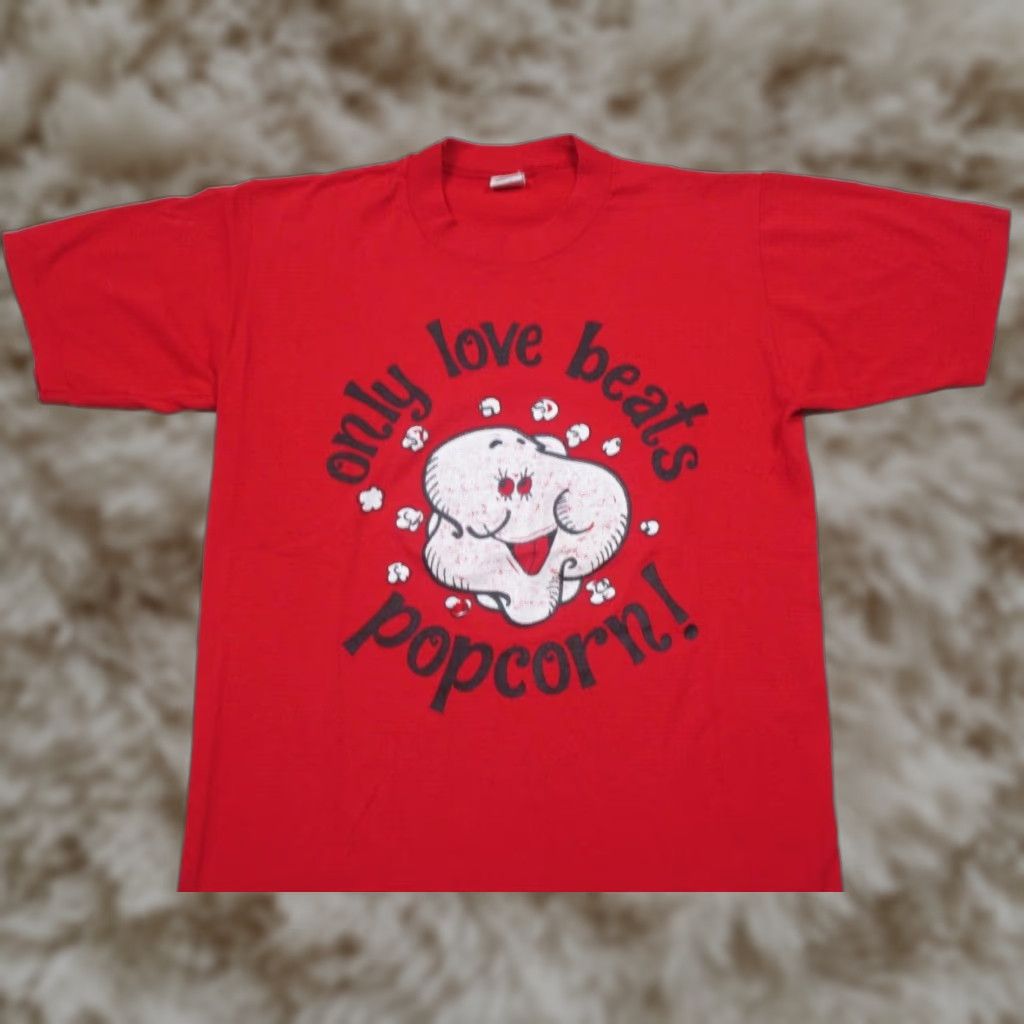 VINTAGE Wolf ONLY LOVE BEATS POPCORN t-shirt Mens M Red 1980s Graphic Tee USA 50/50 Vintage Look Shop USA Clothes Humour