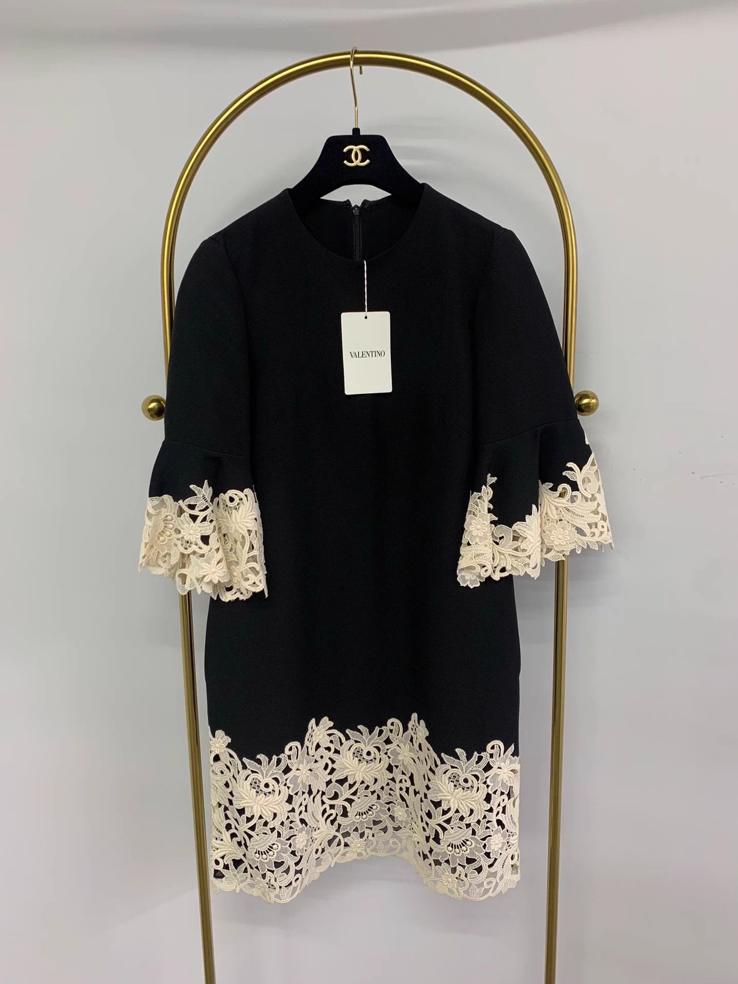 Valentino Valentino B&W floral lace dress 38 Size S / US 4 / IT 40 - 1 Thumbnail