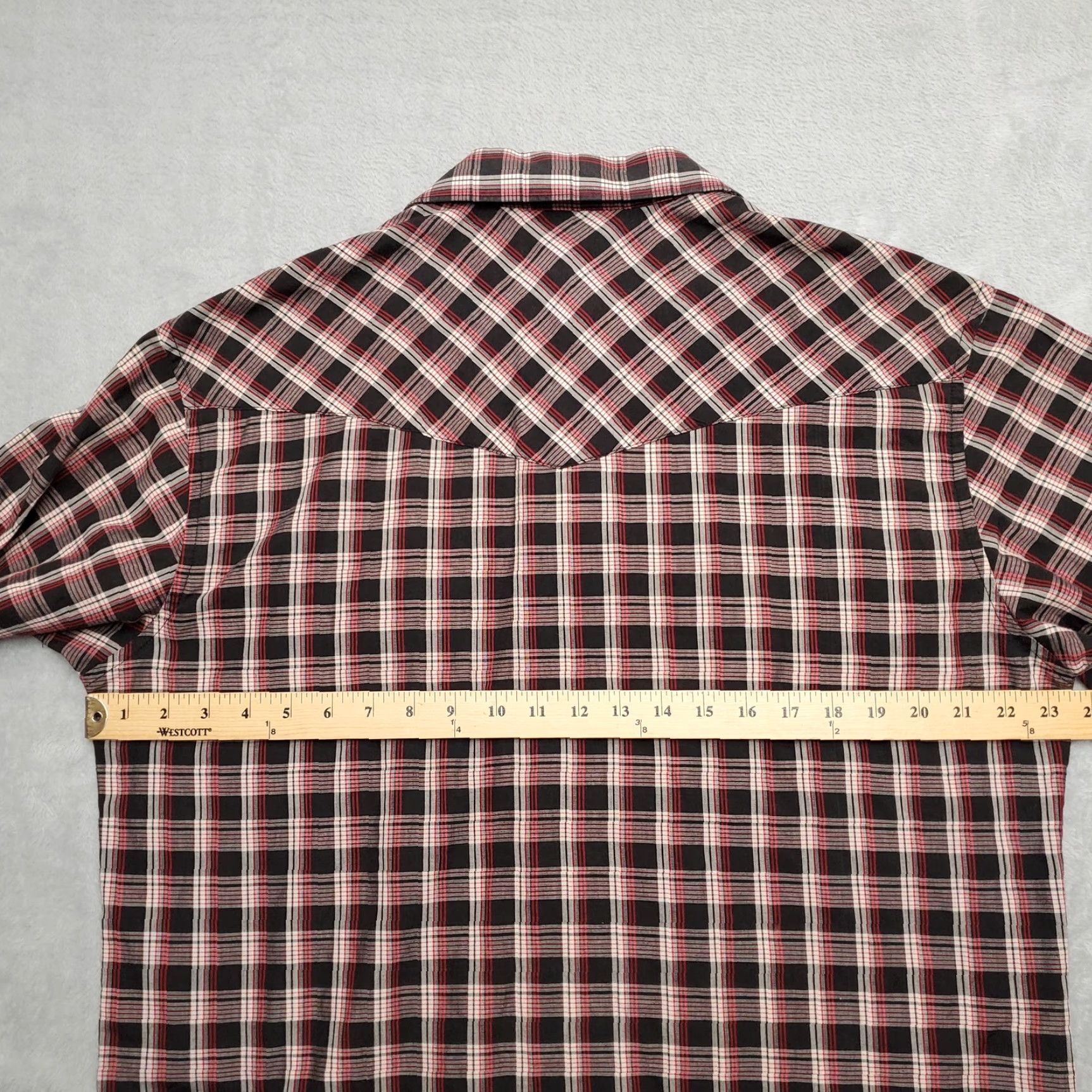 Wrangler VINTAGE Wrangler Shirt Mens 16.5 Black Red Plaid Pearl Snap Western Cowboy Shirt Mens 16.5 Red Plaid Snap Western Cowboy Size US XL / EU 56 / 4 - 8 Thumbnail
