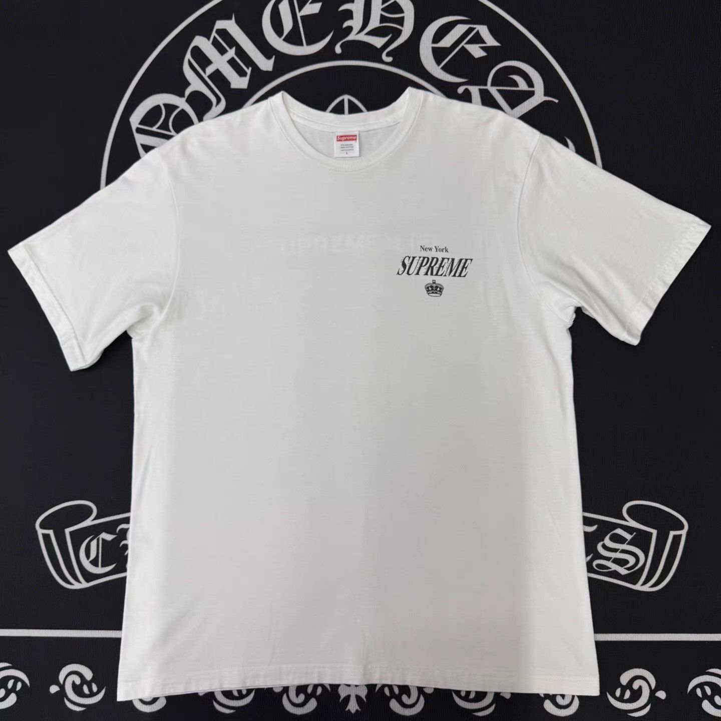 Supreme Supreme White Crown Print Short Sleeve Tee Q10 Size US L / EU 52-54 / 3 - 1 Thumbnail