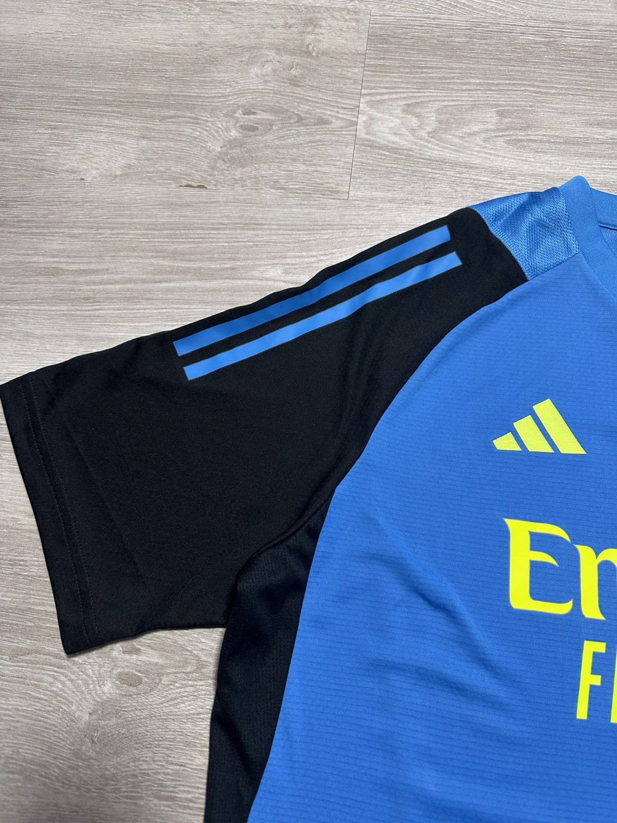 Adidas Adidas Soccer Jersey FC Arsenal London training shirt size L Size US L / EU 52-54 / 3 - 3 Thumbnail