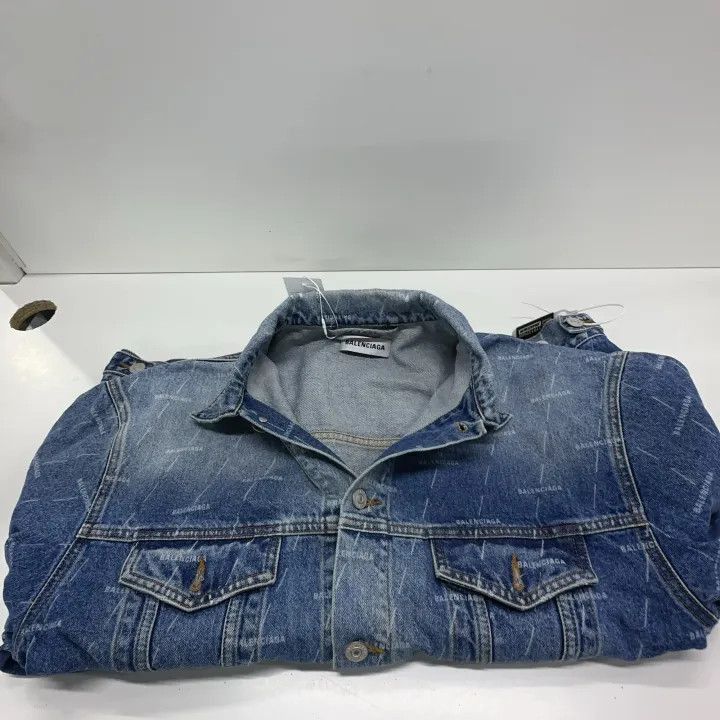 Balenciaga Balenciaga Letter Print Denim Jacket for Women 0079-2507 Size S / US 4 / IT 40 - 5 Thumbnail