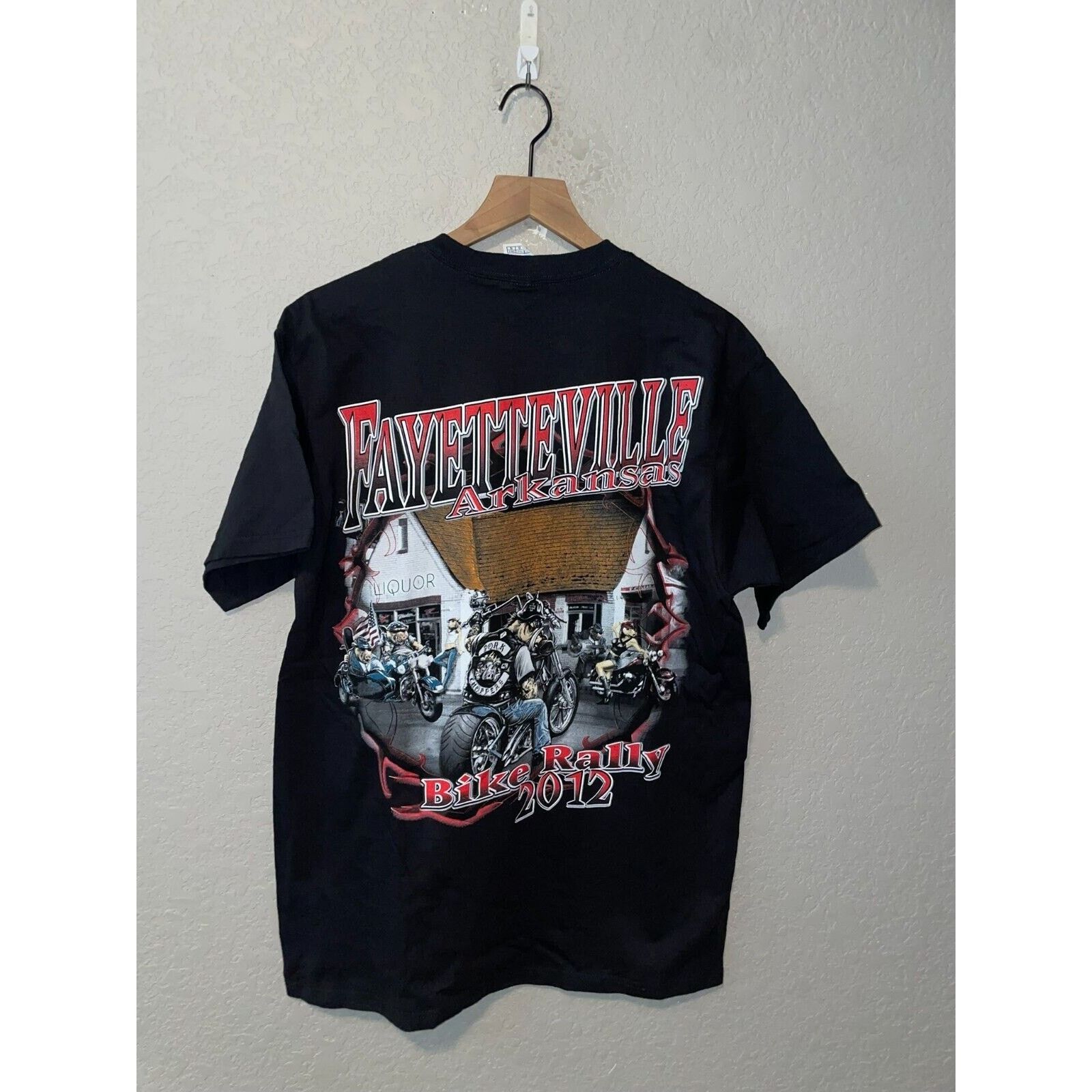 Gildan Fayetteville Biker Shirt Arkansas Bike Rally Large Black Tee Size US L / EU 52-54 / 3 - 5 Thumbnail