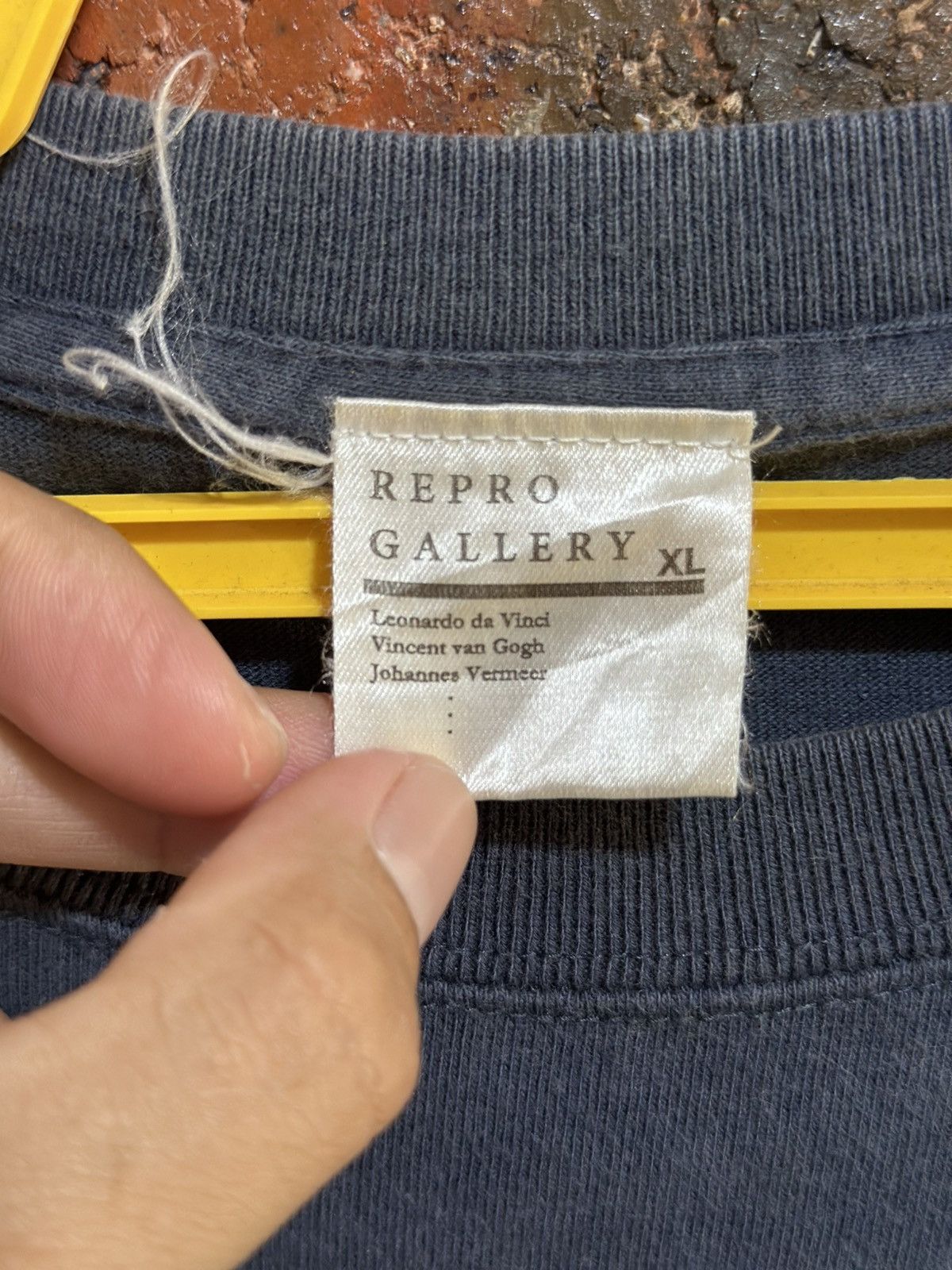 Vintage Vintage Leonado Da Vinci “Mona Lisa” Age Unknown Faded Tee Size US XL / EU 56 / 4 - 5 Thumbnail