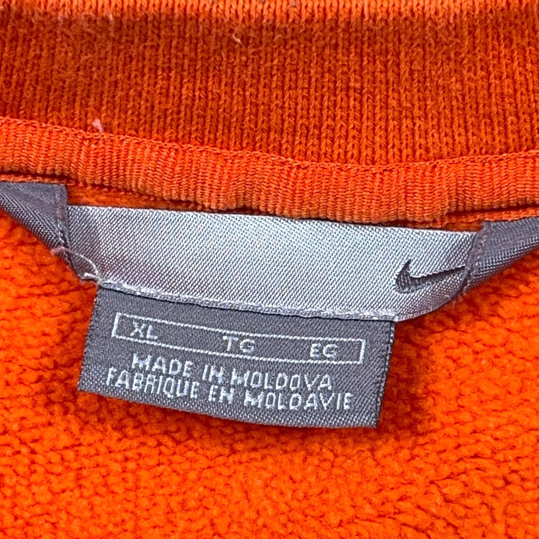 Nike VINTAGE Nike Sweatshirt Men XL Orange Crewneck Pullover 2000s Y2K Sportswear Classic Logo Size US XL / EU 56 / 4 - 3 Thumbnail