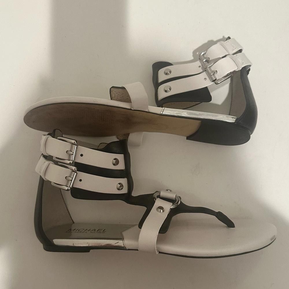 Michael Kors MICHAEL Michael Kors Nadine T-Strap Black White Sandals 6 Size US 6 / IT 36 - 5 Thumbnail