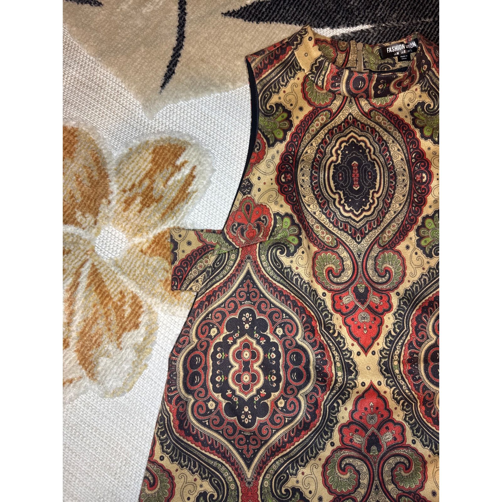 Union LA Fashion Union Dress with High Neck Retro Floral Print. Size M / US 6-8 / IT 42-44 - 2 Thumbnail