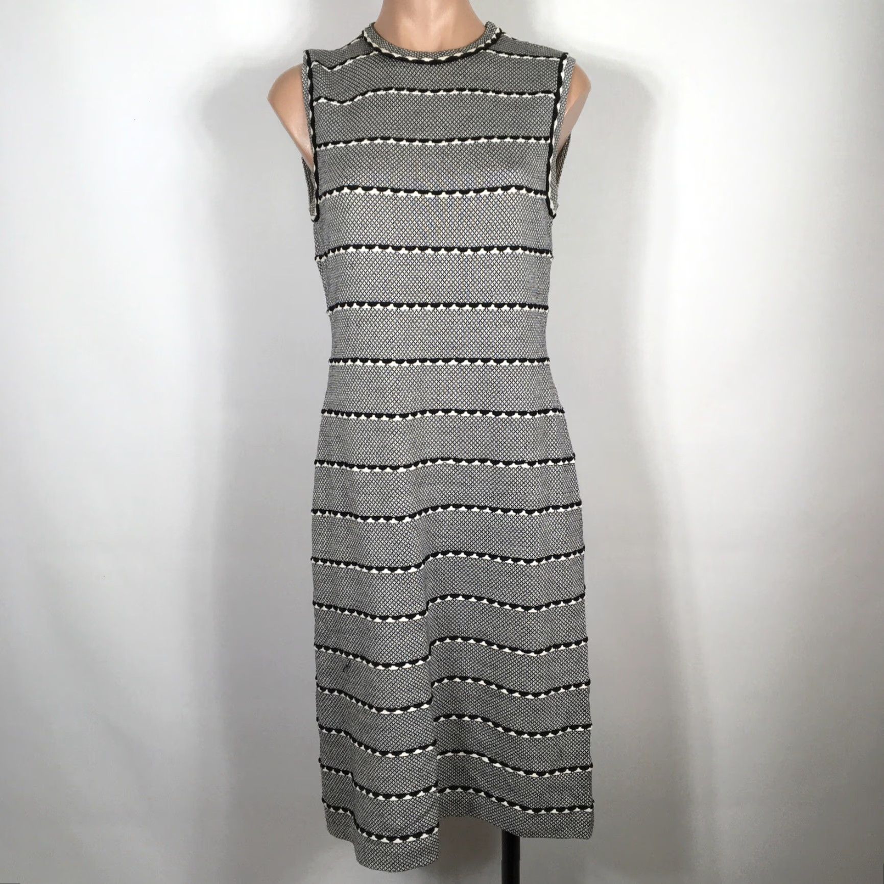 VINTAGE St. John Dress Suit Knit Black White 2 Piece 6 Adult Women Womens cardigan jacket one-button front geometric pattern Modern Brand: St. John