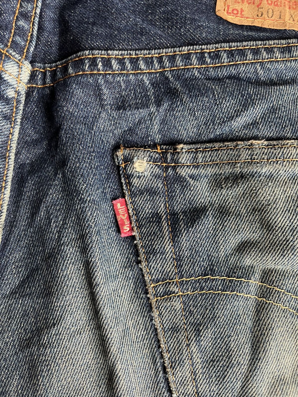 Levi's Vtg Big E 501 Levi’s Selvedge V-Stitch Distressed Late 90’s Size US 28 / EU 44 - 12 Thumbnail