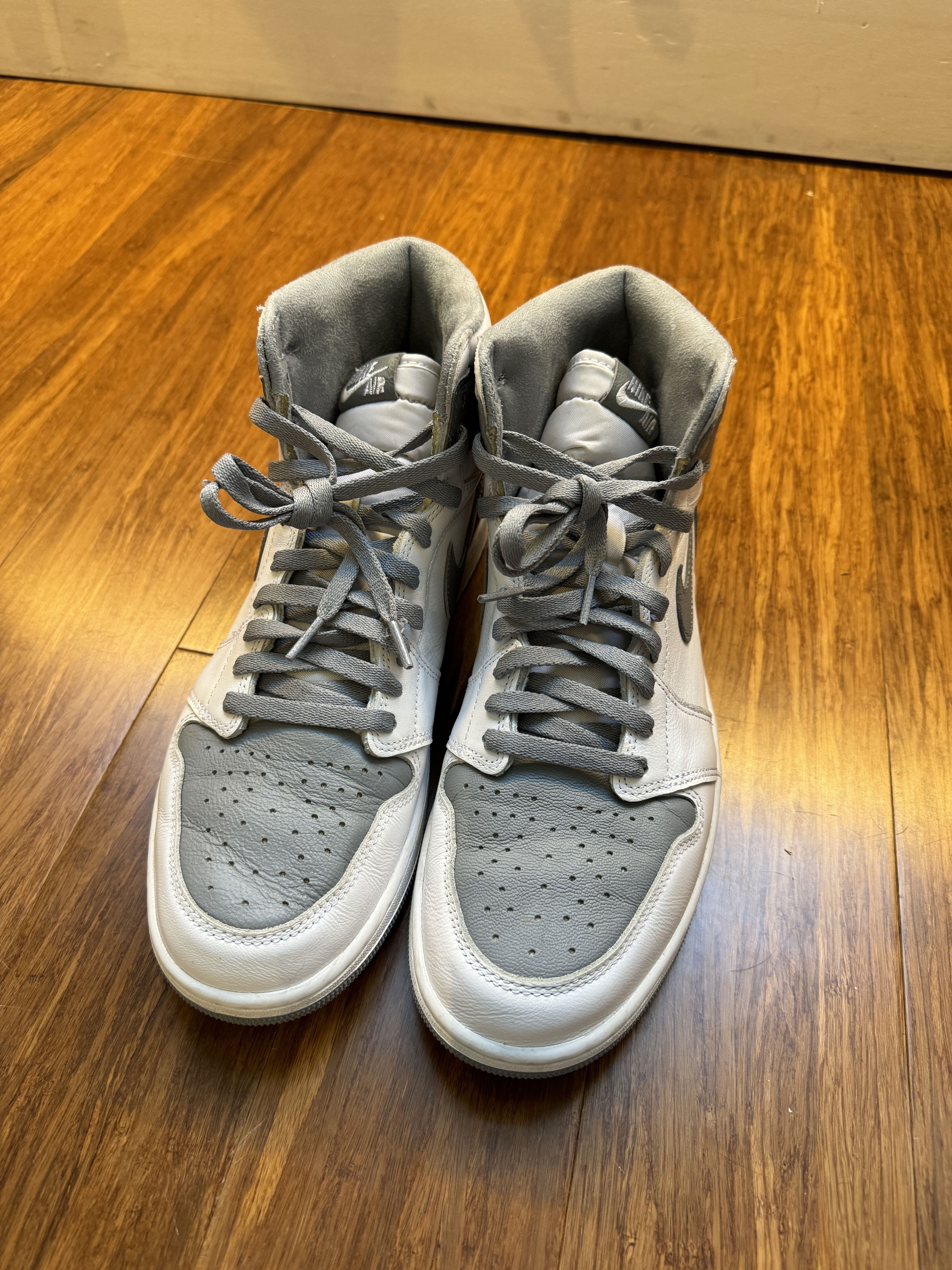 Jordan Brand Jordan 1 Retro High OG Stealth Size US 11 / EU 44 - 2 Thumbnail