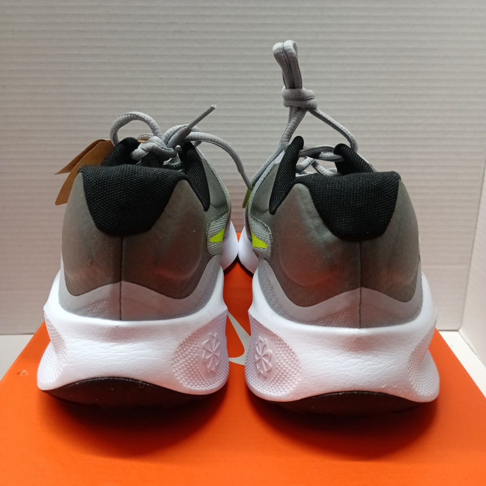 Nike Nike Revolution 7 Wolf Grey Volt Running Shoes Men’s Size 10 Size US 10 / EU 43 - 4 Thumbnail