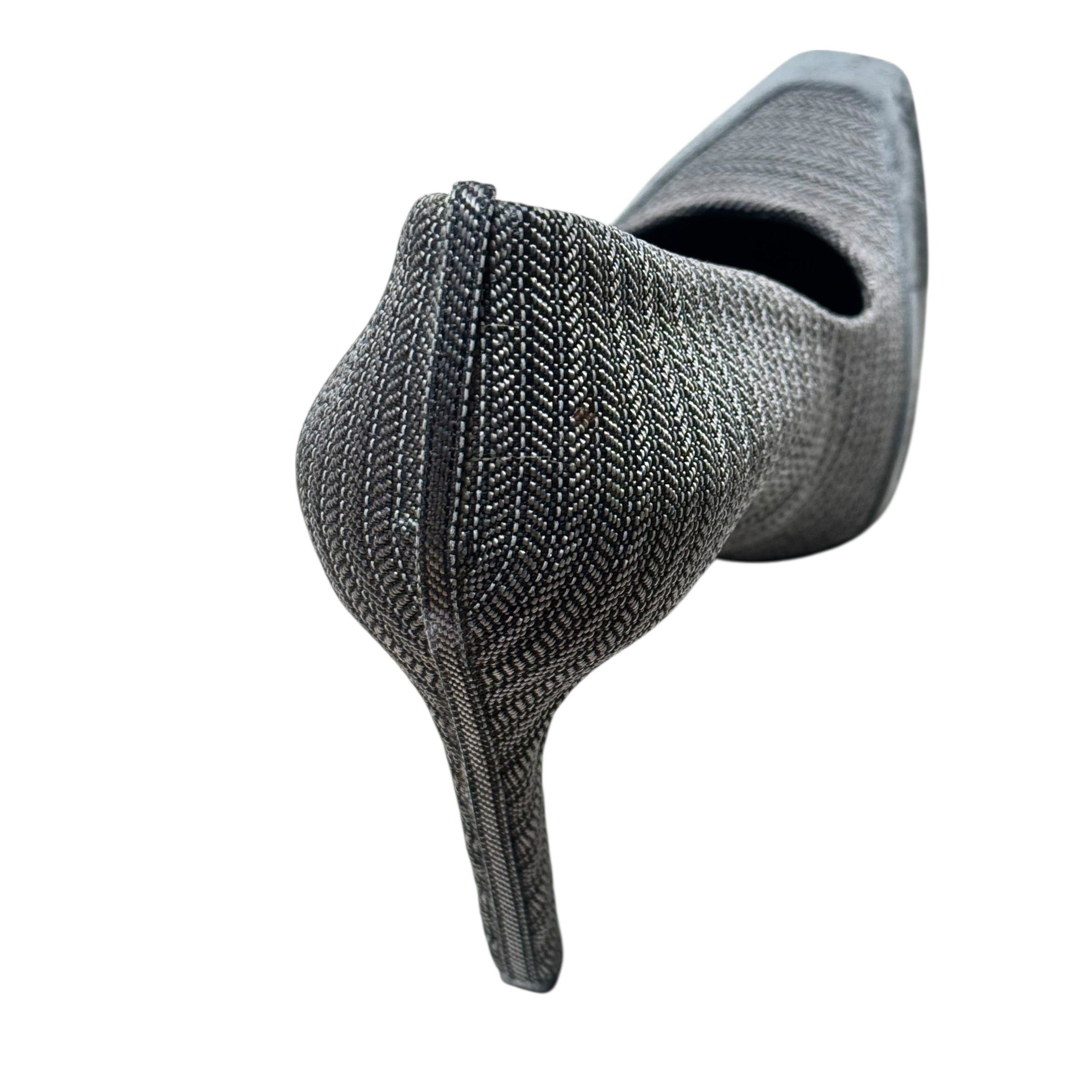 Balenciaga Balenciaga Textured Grey Pointed-Toe Pumps Size US 7.5 / IT 37.5 - 7 Thumbnail