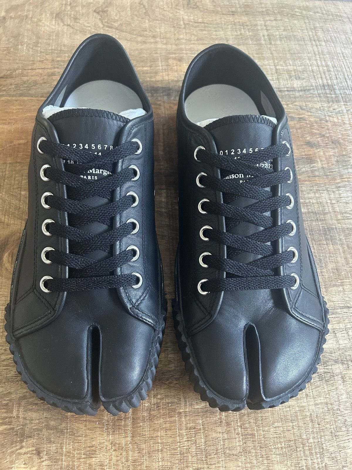 Maison Margiela Maison Margiela Tabi low top designer sneaker 🇮🇹 MMM split Size US 8 / EU 41 - 1 Thumbnail