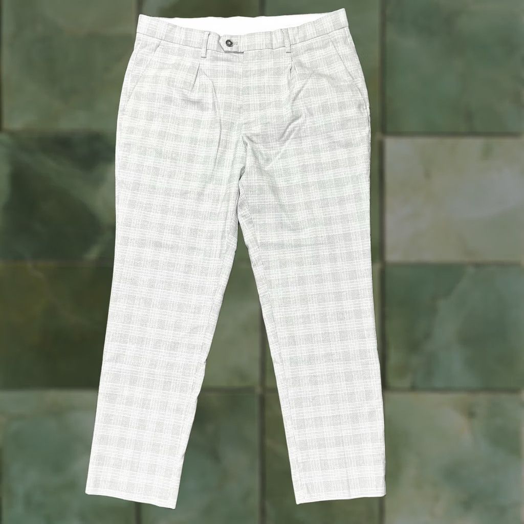 Express Express Dress Pants Mens 34 X 26 Producer Straight Leg Gray Plaid Flat Front Pants Size US 34 / EU 50 - 1 Thumbnail