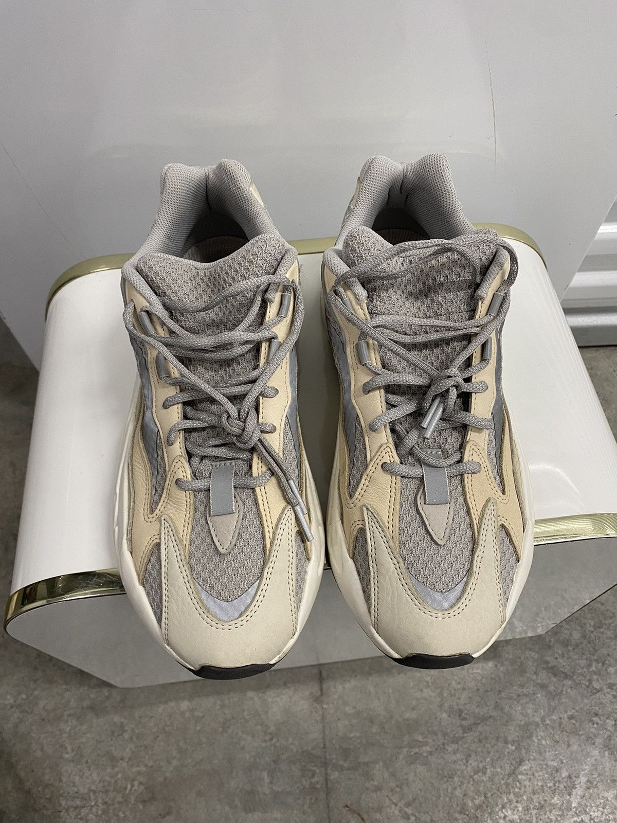 Adidas × Kanye West Adidas Yeezy boost 350 V2 cream Size US 12 / EU 45 - 6 Thumbnail