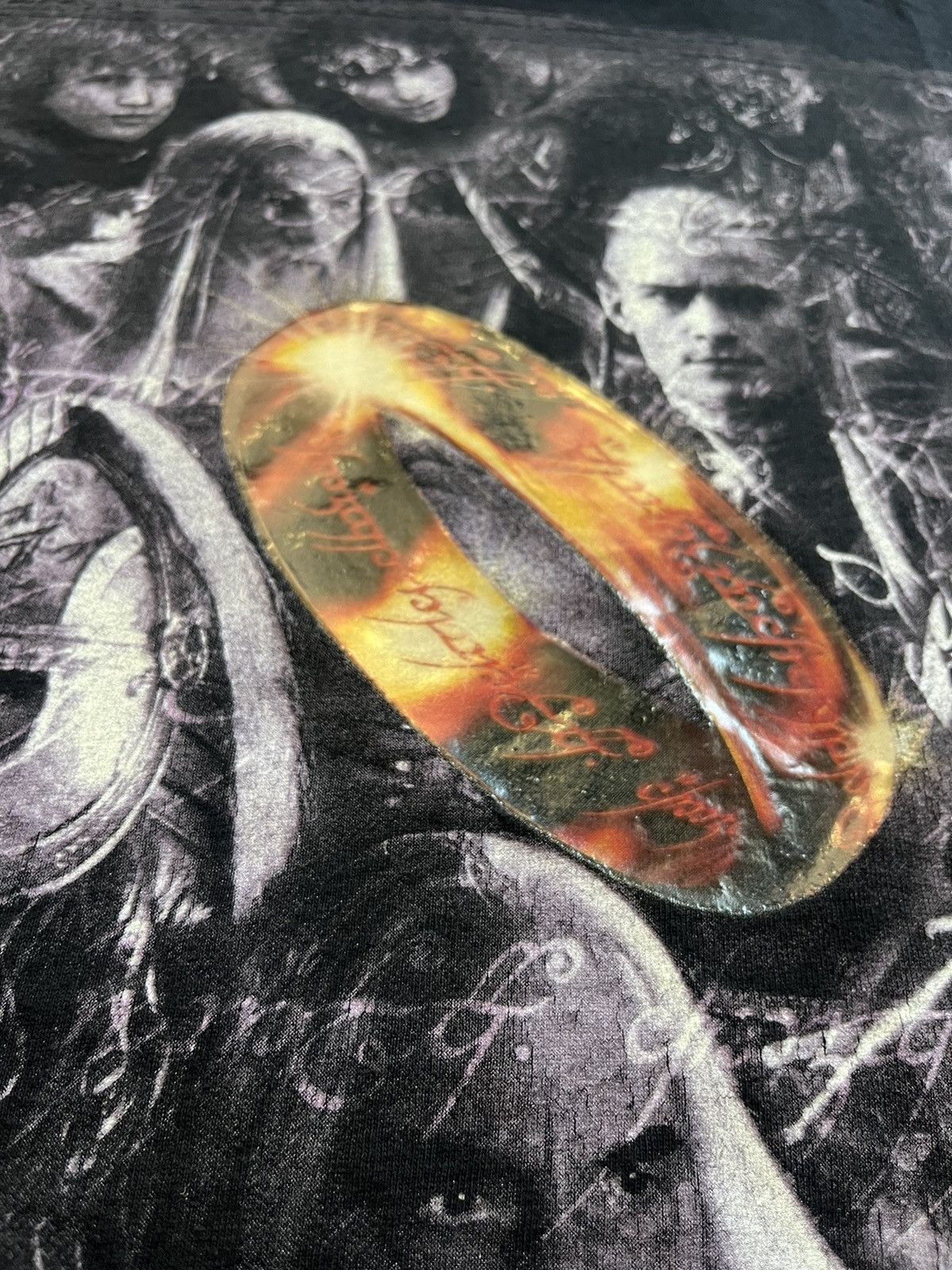 Vintage Vintage The Lord of The Rings The Two Towers 2002’s Tshirt Size US XL / EU 56 / 4 - 7 Thumbnail