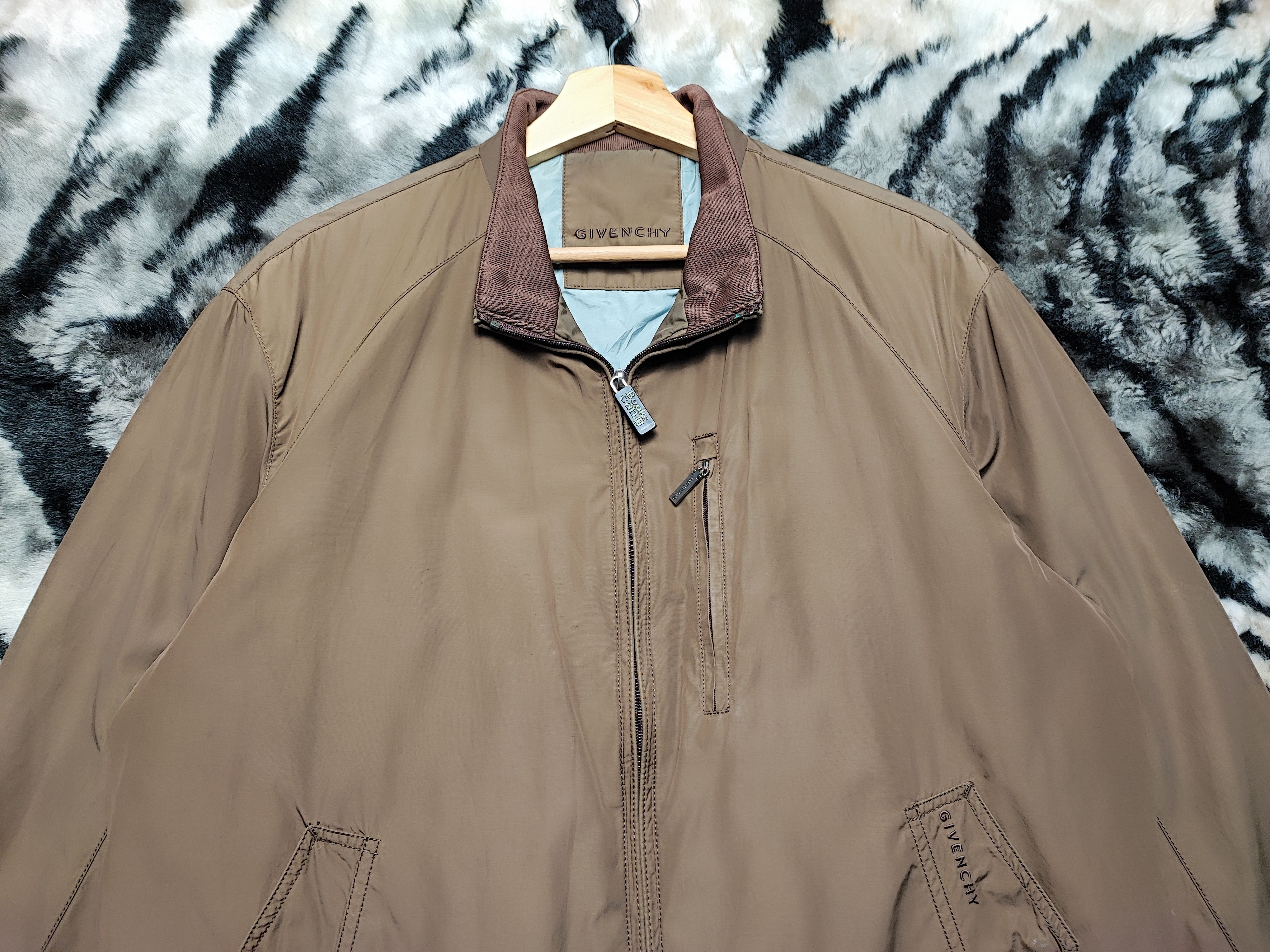 Givenchy Givenchy Bombers Light Jacket Travis Scoot Colour Size US L / EU 52-54 / 3 - 6 Thumbnail