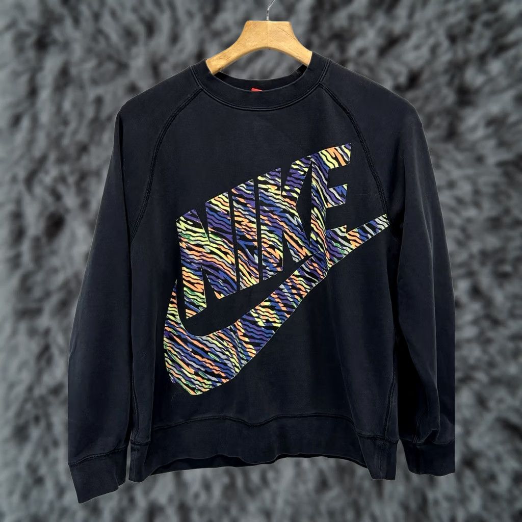 Nike VINTAGE Nike Sweatshirt Men's L Black Crew Neck Big Swoosh Logo Explode Filled Y2K Size US L / EU 52-54 / 3 - 1 Thumbnail