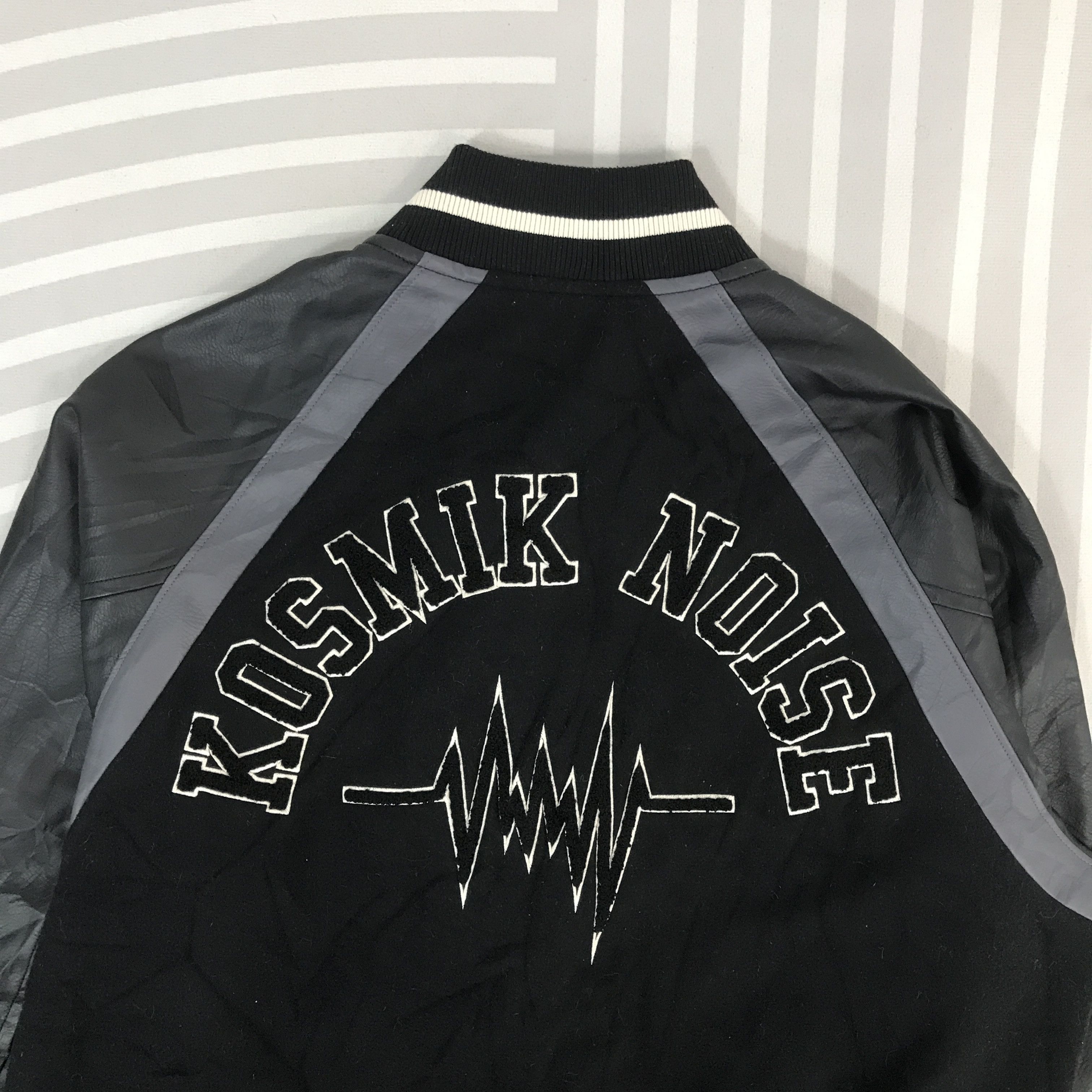 GU × Japanese Brand × Undercover Vintage Undercover x Gu Kosmik Noise Varsity Jacket Size US M / EU 48-50 / 2 - 4 Thumbnail