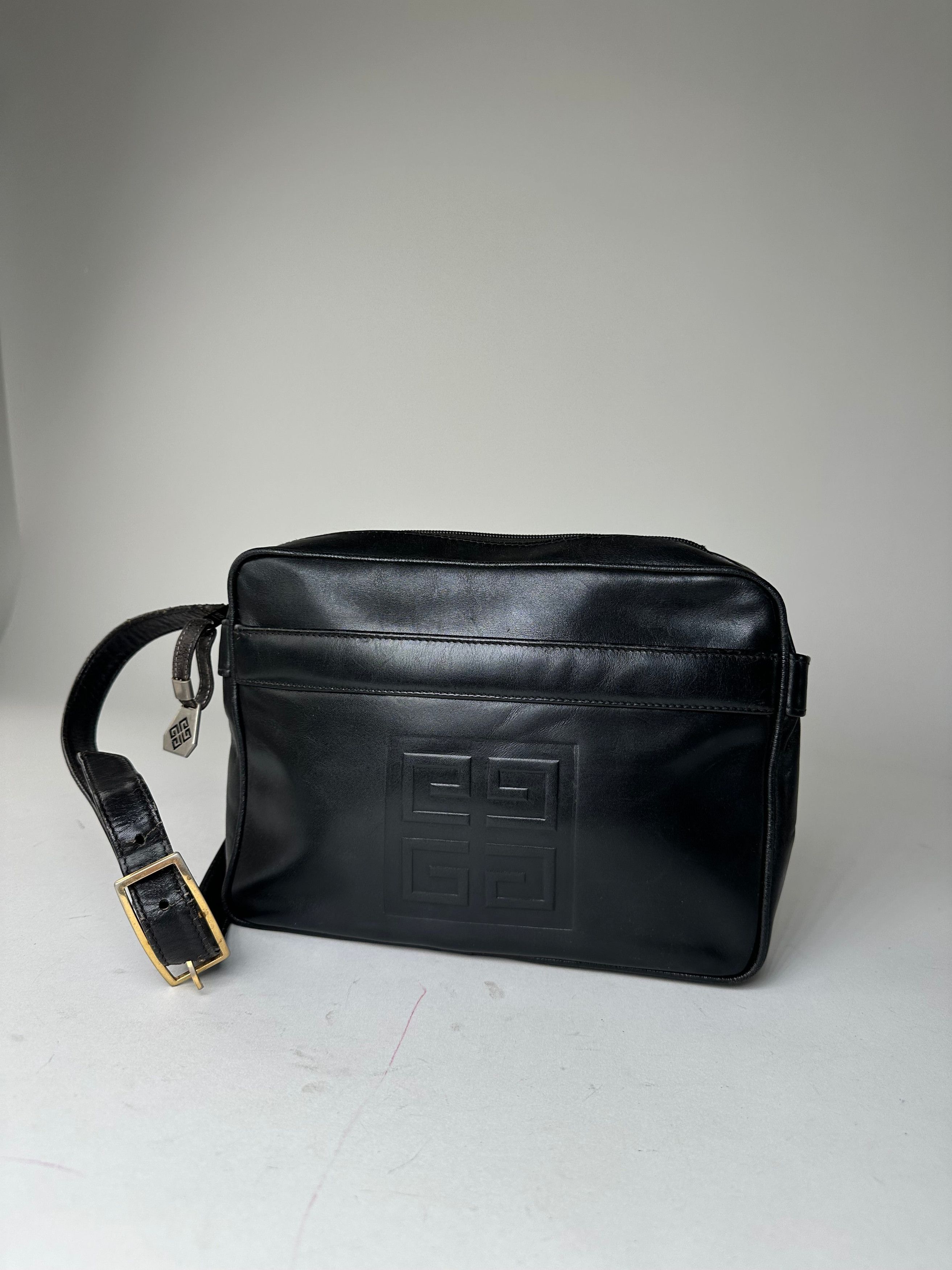 Givenchy Vintage 4G Smooth Leather Crossbody Shoulder Bag Black Size ONE SIZE - 1 Thumbnail