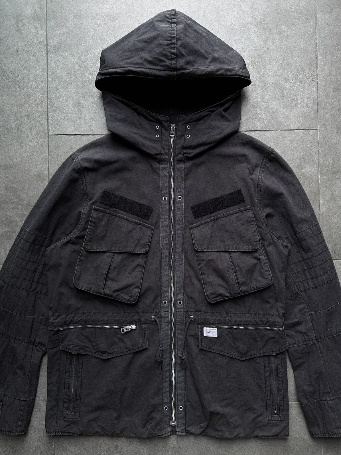Undercover UNDERCOVER “UNDERMAN” TACTICAL HOODED CARGO JACKET Size US M / EU 48-50 / 2 - 3 Thumbnail