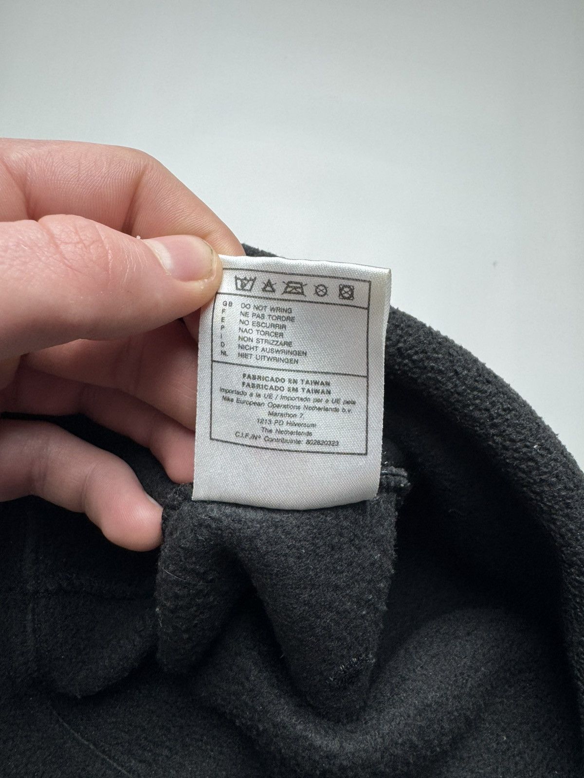 Nike Vintage Nike Center Swoosh Fleece Beanie Made in Taiwan Size ONE SIZE - 4 Thumbnail