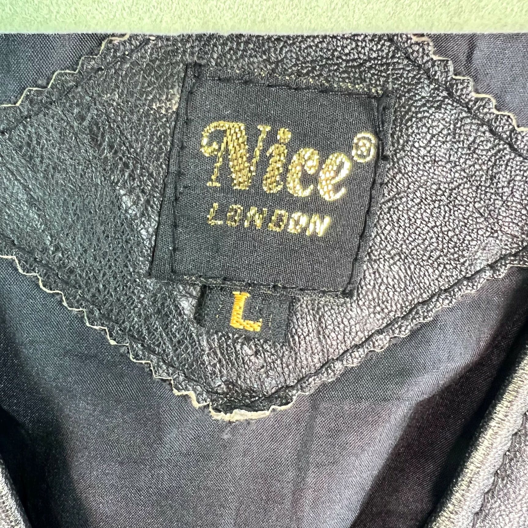 Vintage VINTAGE Nice London Leather Vest Shirt Mens L Sleeveless V Neck Daytona 99 Black 46in Chest 23in Length 90s Biker Casual N/A Size US L / EU 52-54 / 3 - 6 Thumbnail