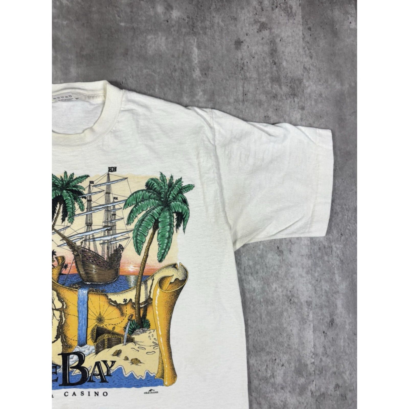 Fruit Of The Loom VINTAGE 90s Treasure Bay Art T Shirt M Fruit of the Loom Shirt Mens White Cotton Graphic Print Short Sleeve Round Neck 90s Vintage Size US M / EU 48-50 / 2 - 3 Thumbnail