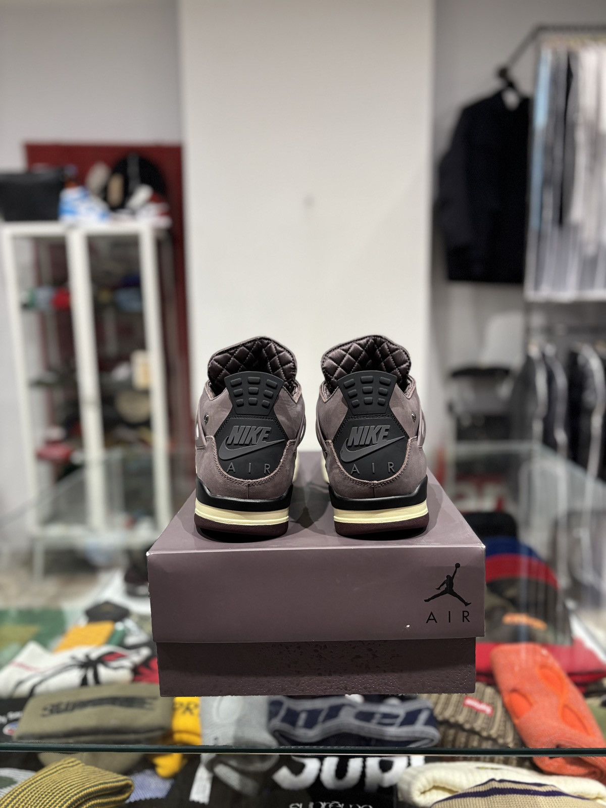 Jordan 4 SP A Ma Maniere Violet Ore Size: 13