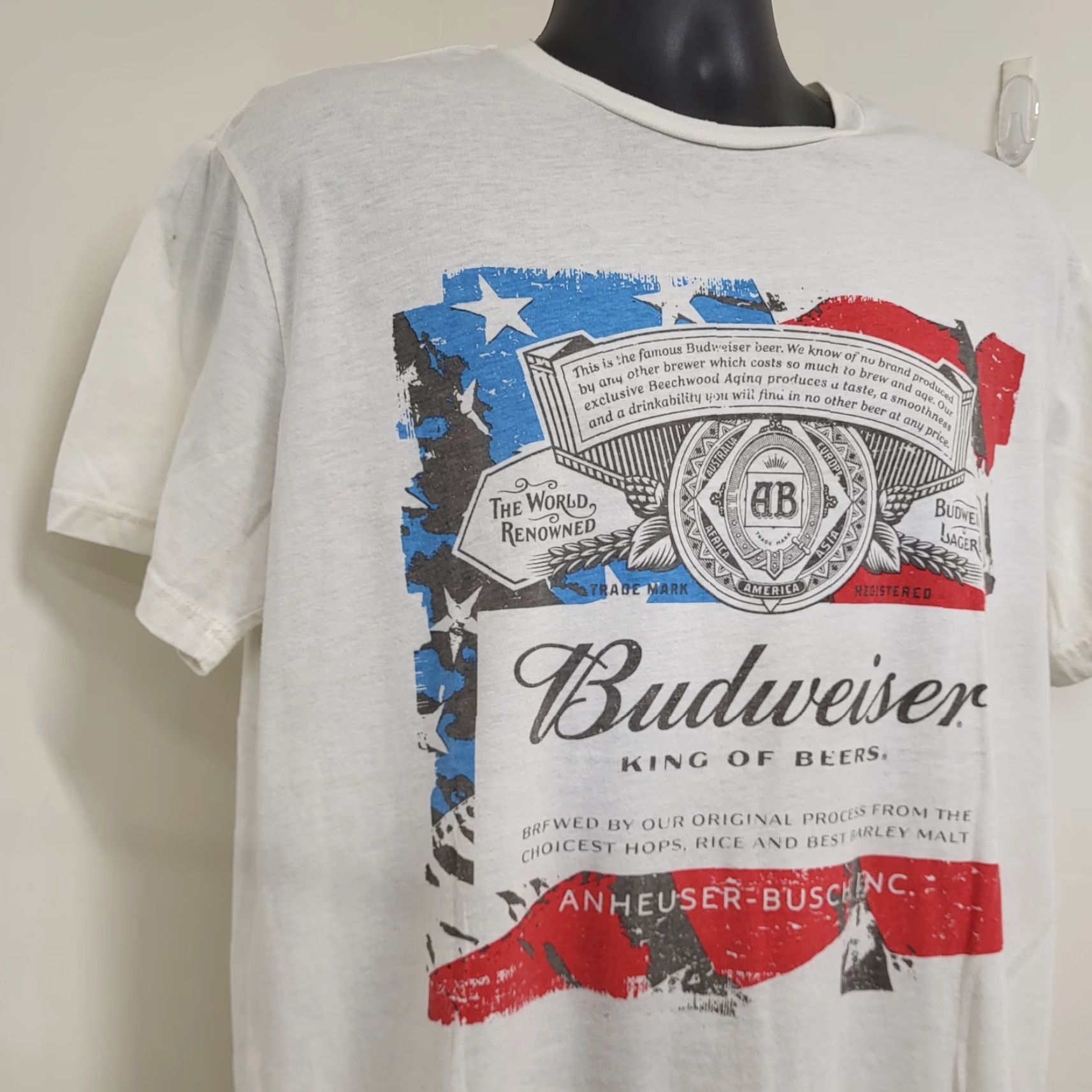 Vintage **Budweiser King Of Beers T-Shirt Men's Large Short Sleeve White** User: **Budweiser King of Beers T-Shirt Men's Large Short Sleeve White** Size US L / EU 52-54 / 3 - 3 Thumbnail